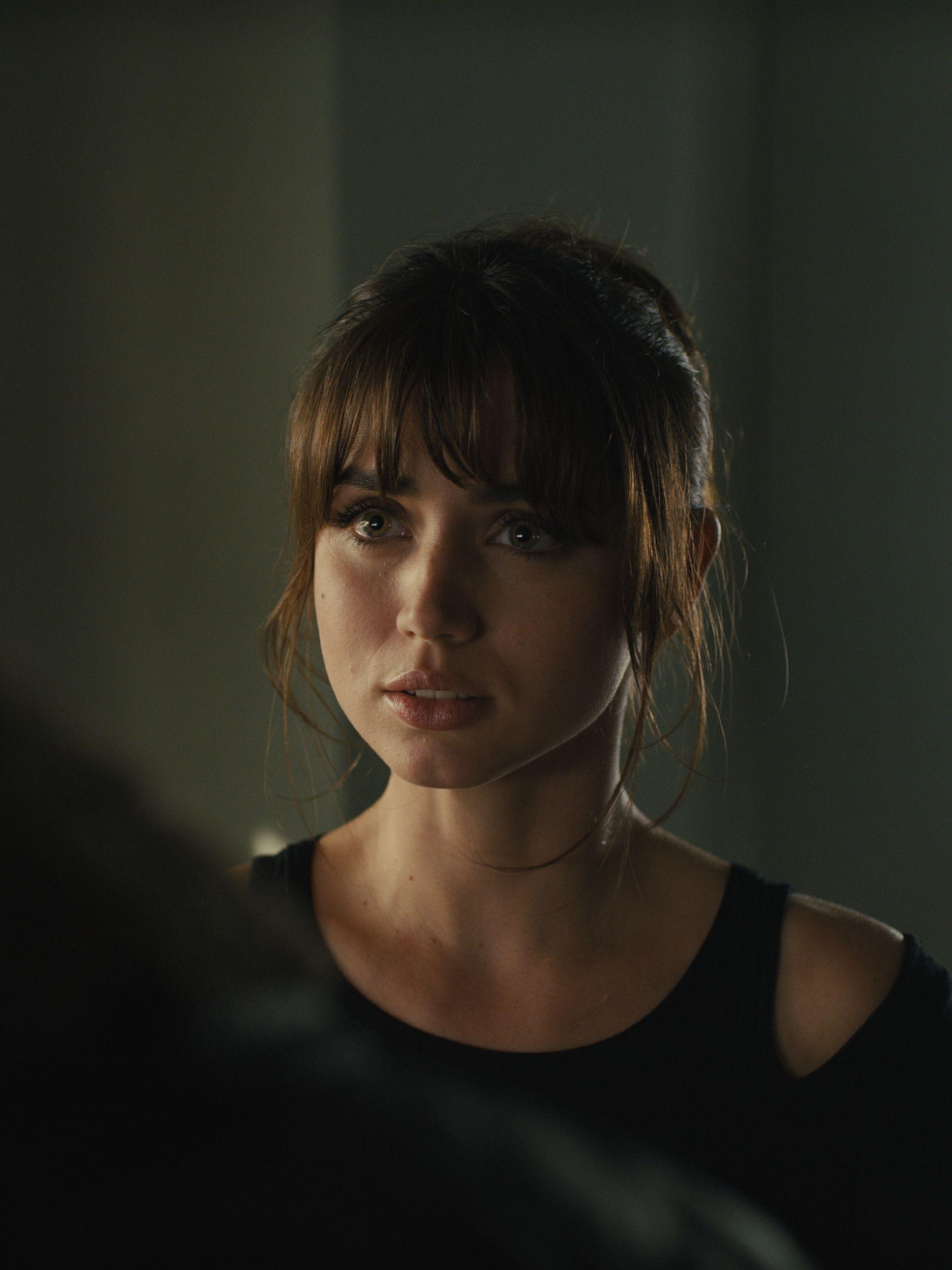 2048x2732 Ana De Armas In Blade Runner 2049 Movie 2048x2732