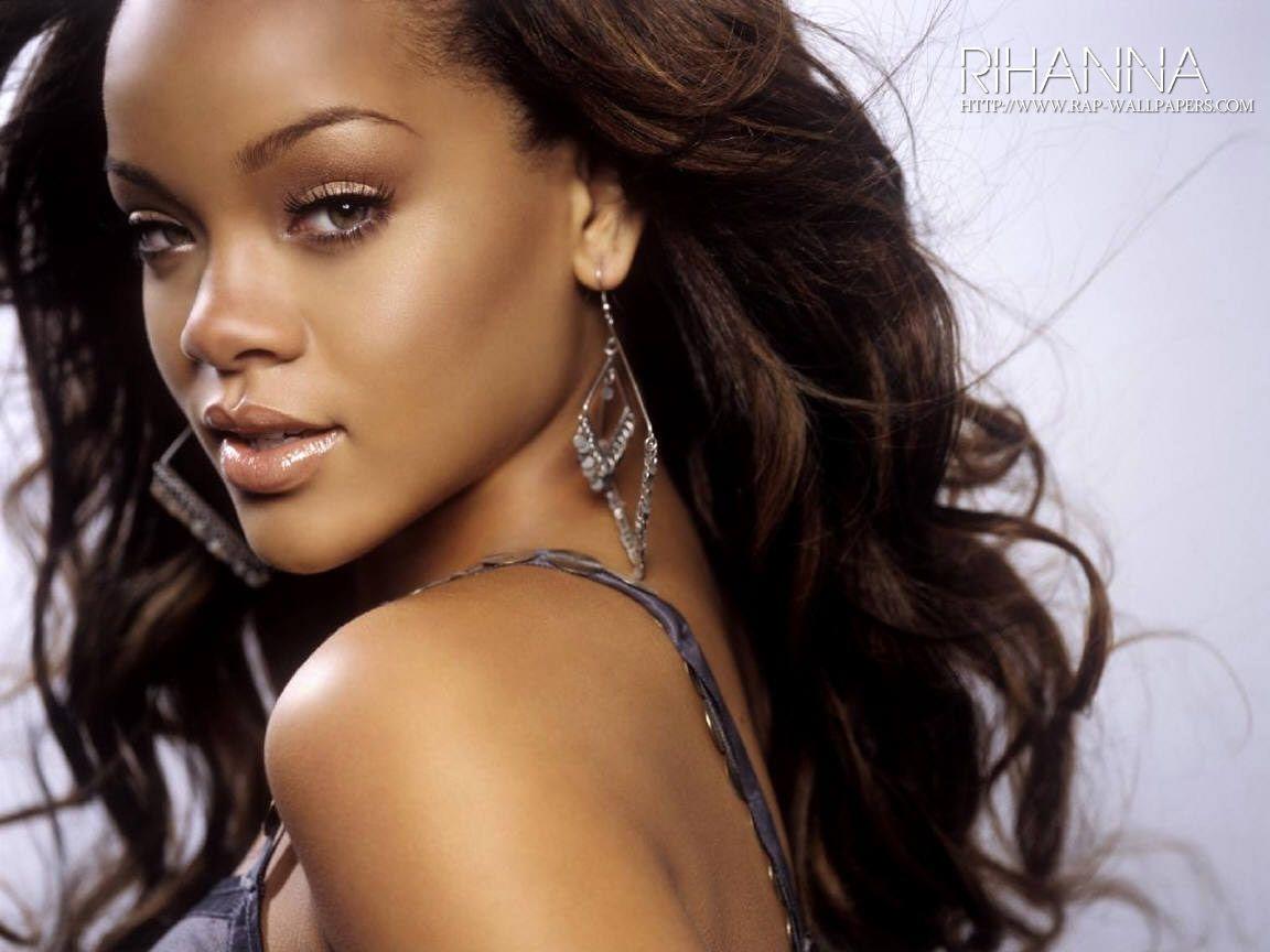 1152x864 Top and Famous Celebrity Biography, Photo, Wallpaper: Rihanna Biography & Wallpaper