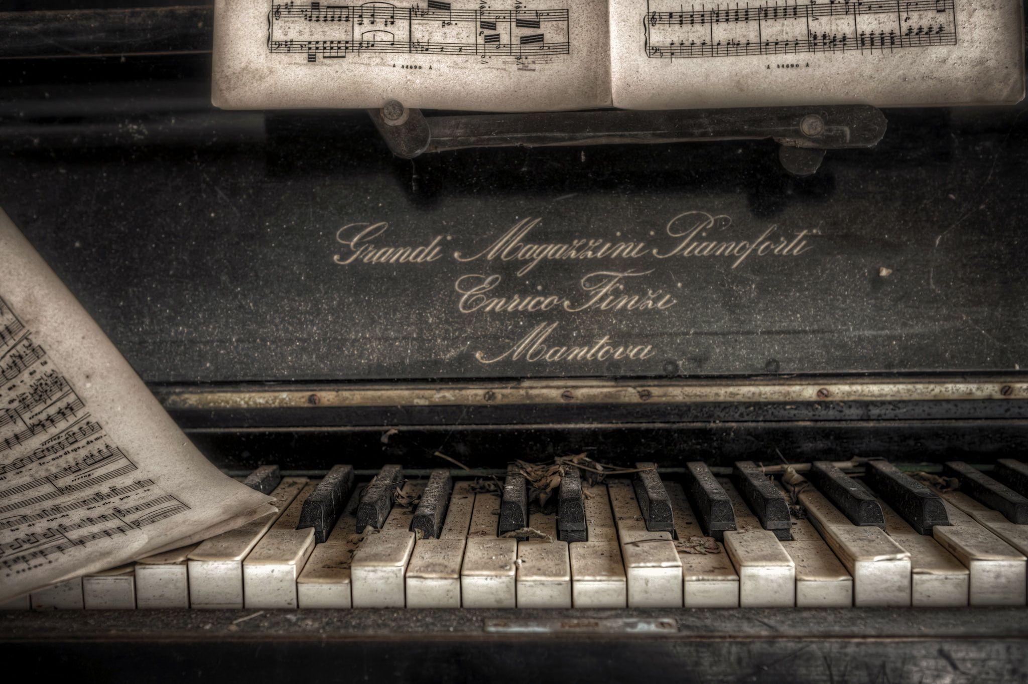 2048x1363 Image Piano Narbonne%20claviers%20