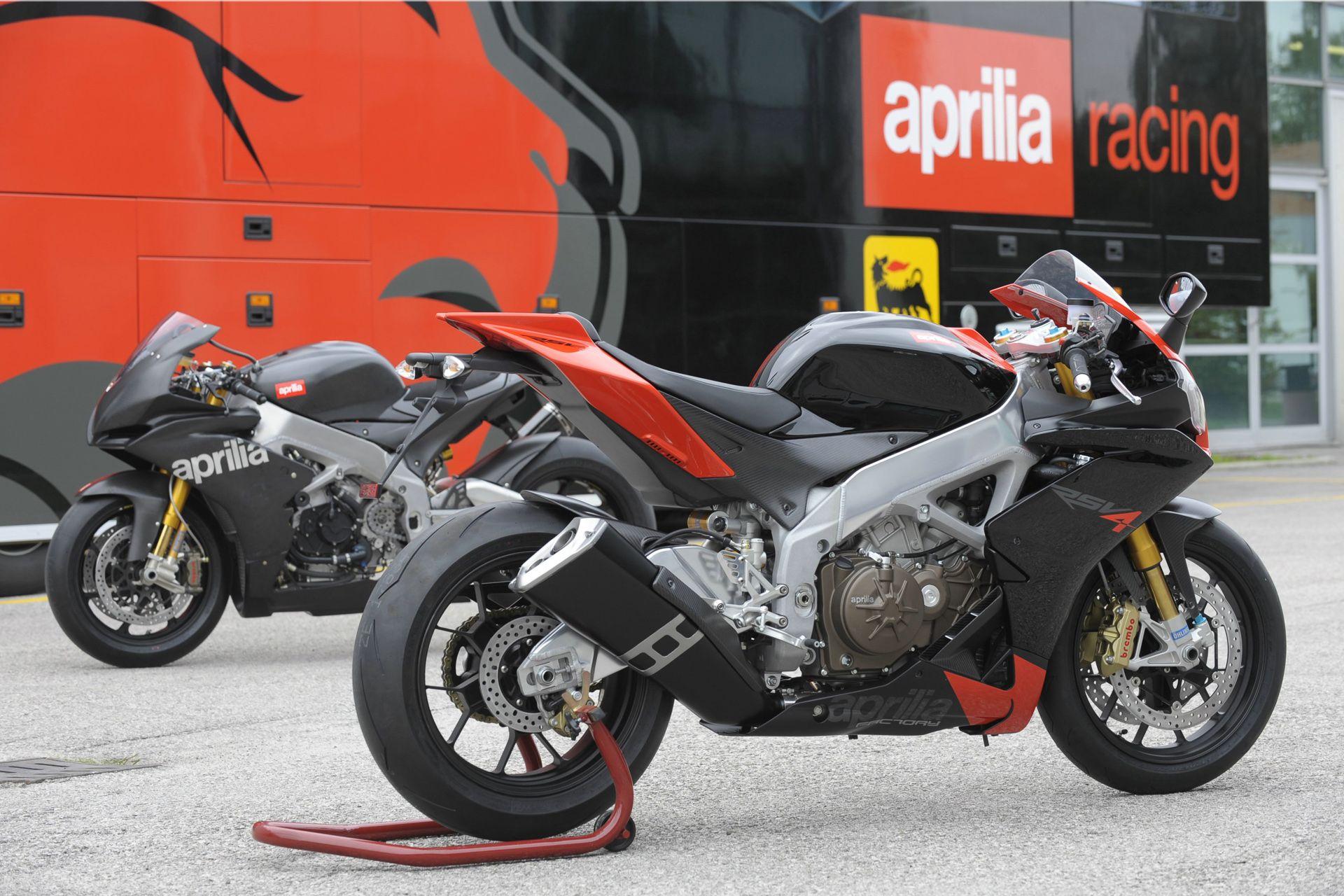 1920x1280 Aprilia RSV4 Factory picture. Aprilia photo gallery