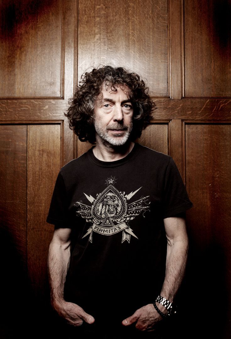 736x1080 Simon Phillips