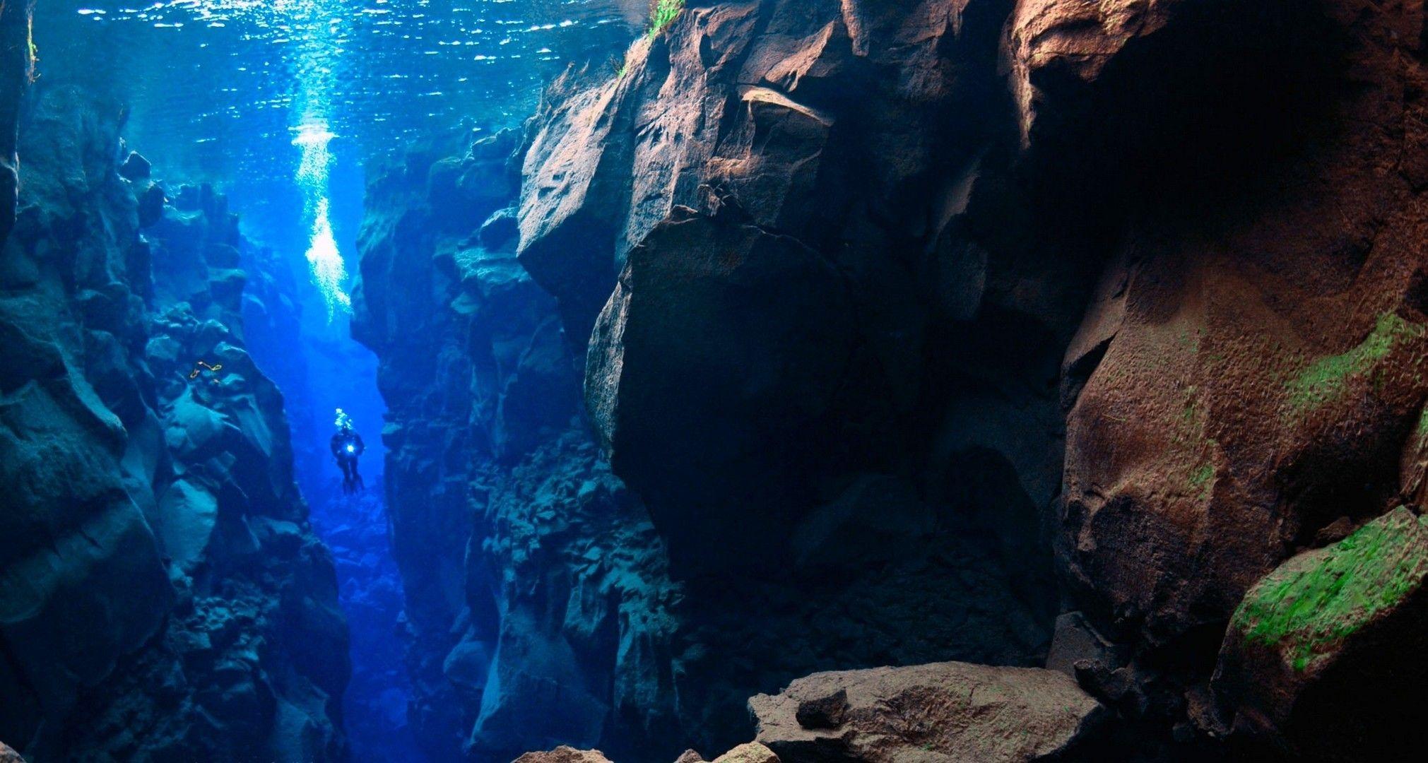 2021x1080 Underwater Cave Wallpaper