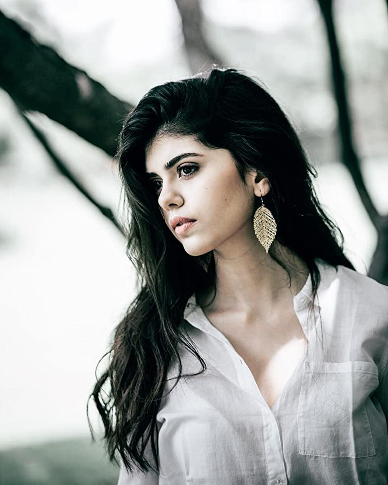 800x1000 Sanjana Sanghi