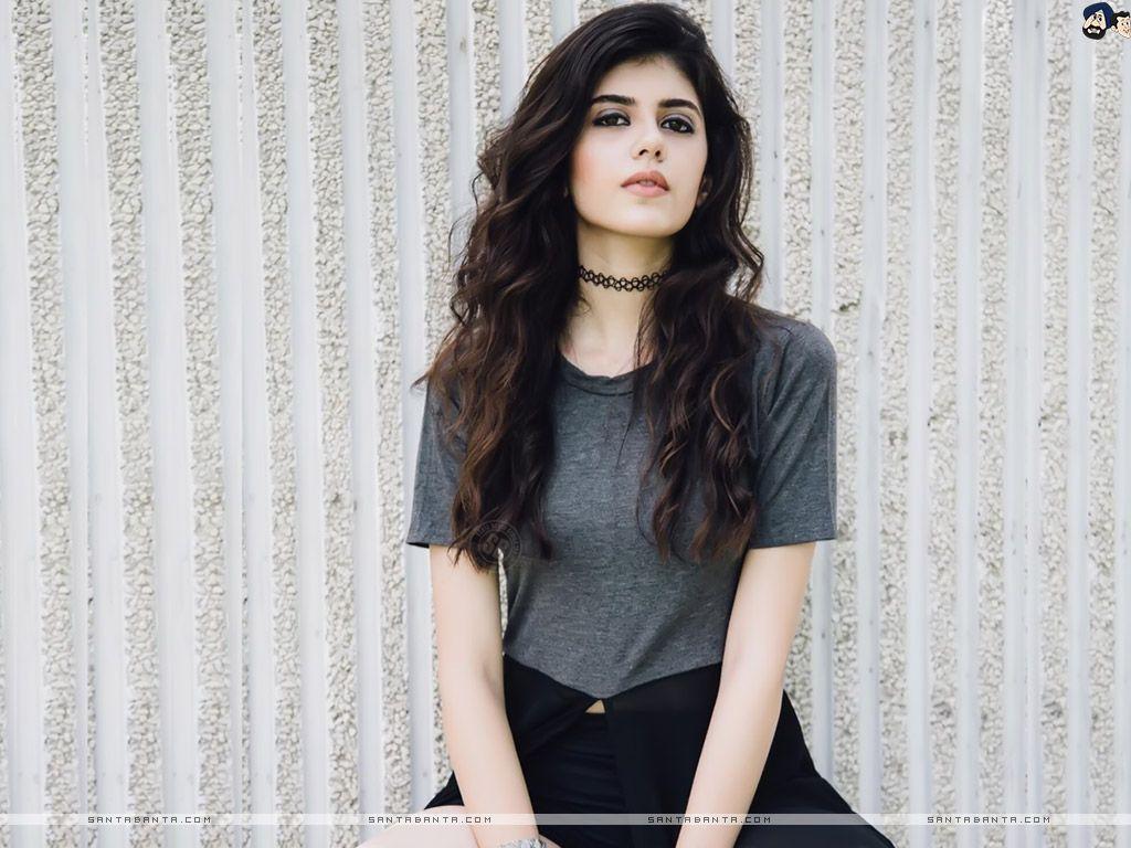 1024x768 Hot Bollywood Heroines & Actresses HD Wallpaper I Indian Models