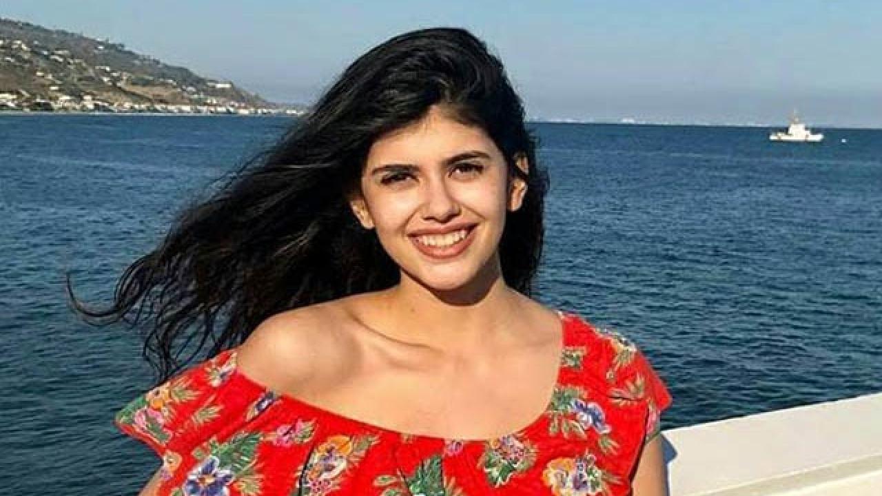 1280x720 Sanjana Sanghi Wiki, Age, Biography, Movie, Boyfriend, Family & Photo