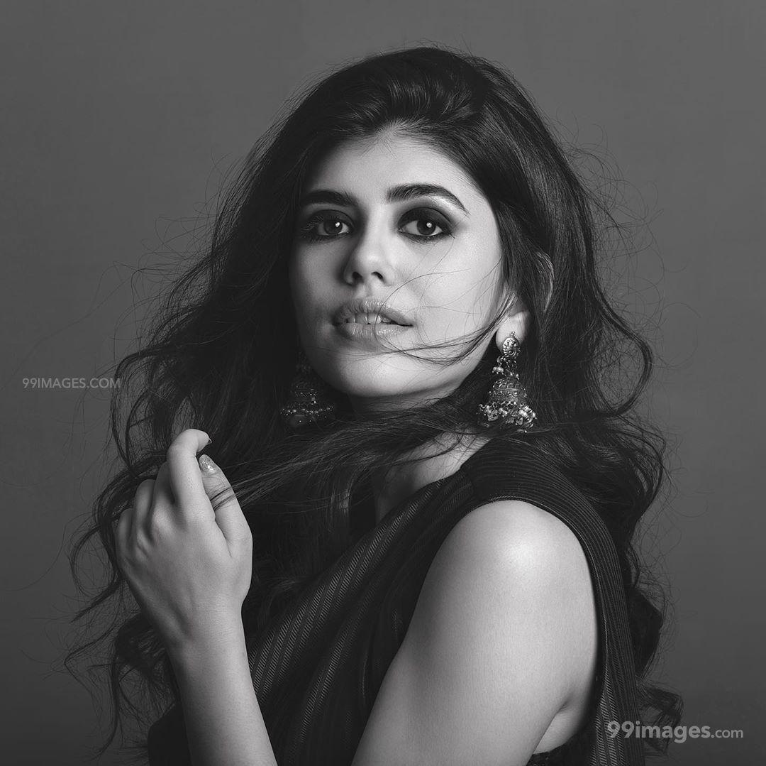 1080x1079 Sanjana Sanghi Hot HD Photo & Wallpaper for mobile