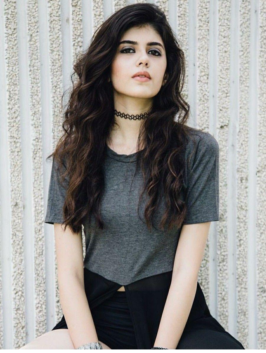 901x1196 SANJANA SANGHI