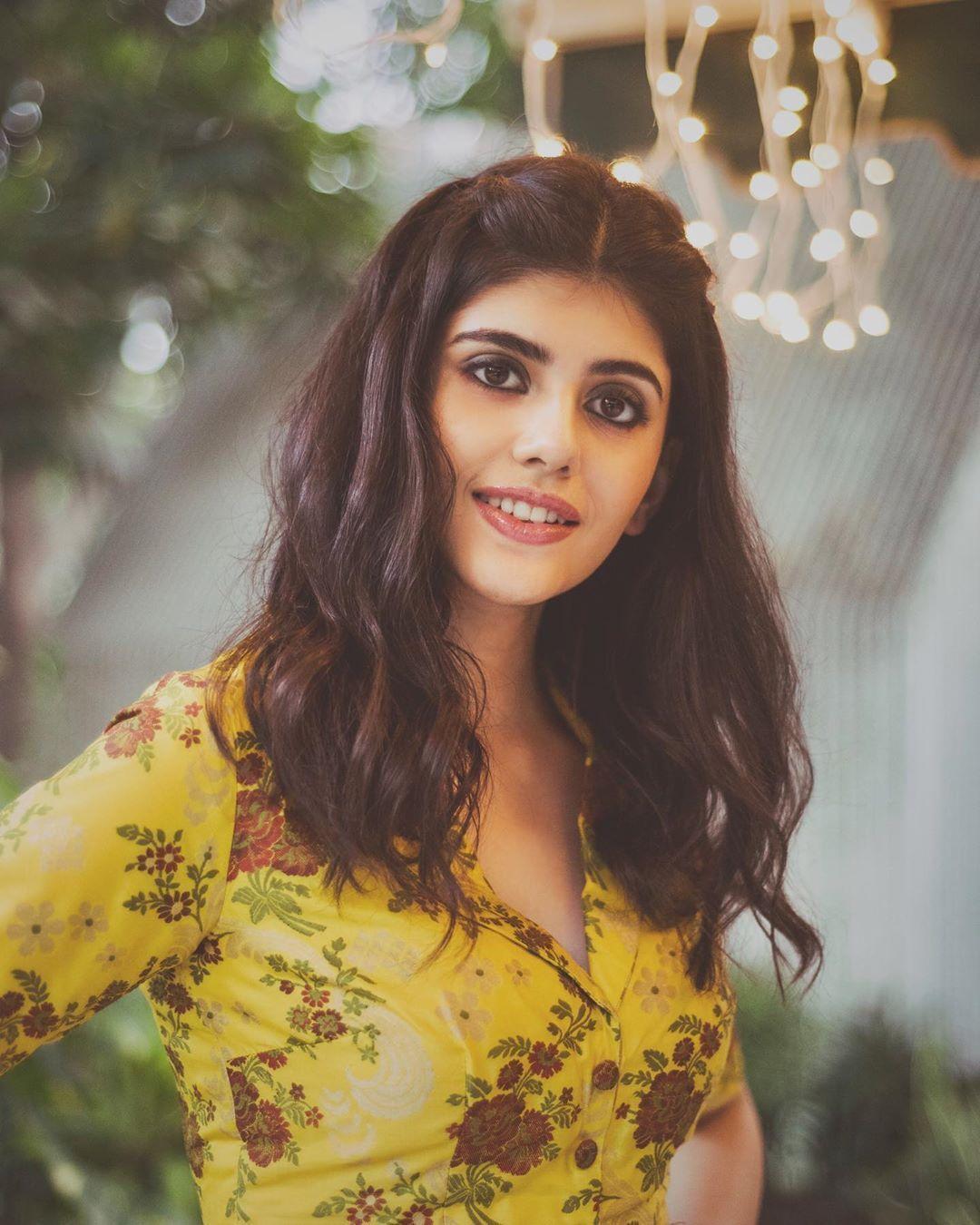 1080x1350 Sanjana singai