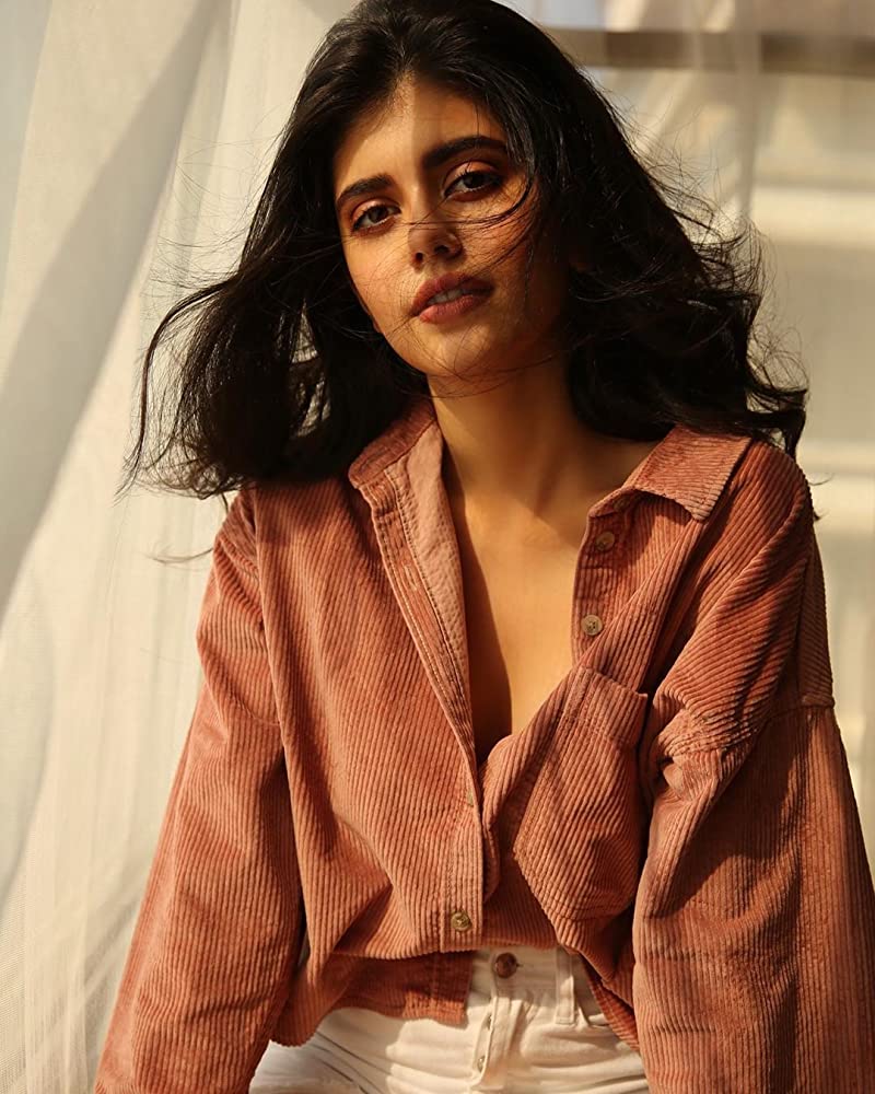 800x1000 Sanjana Sanghi