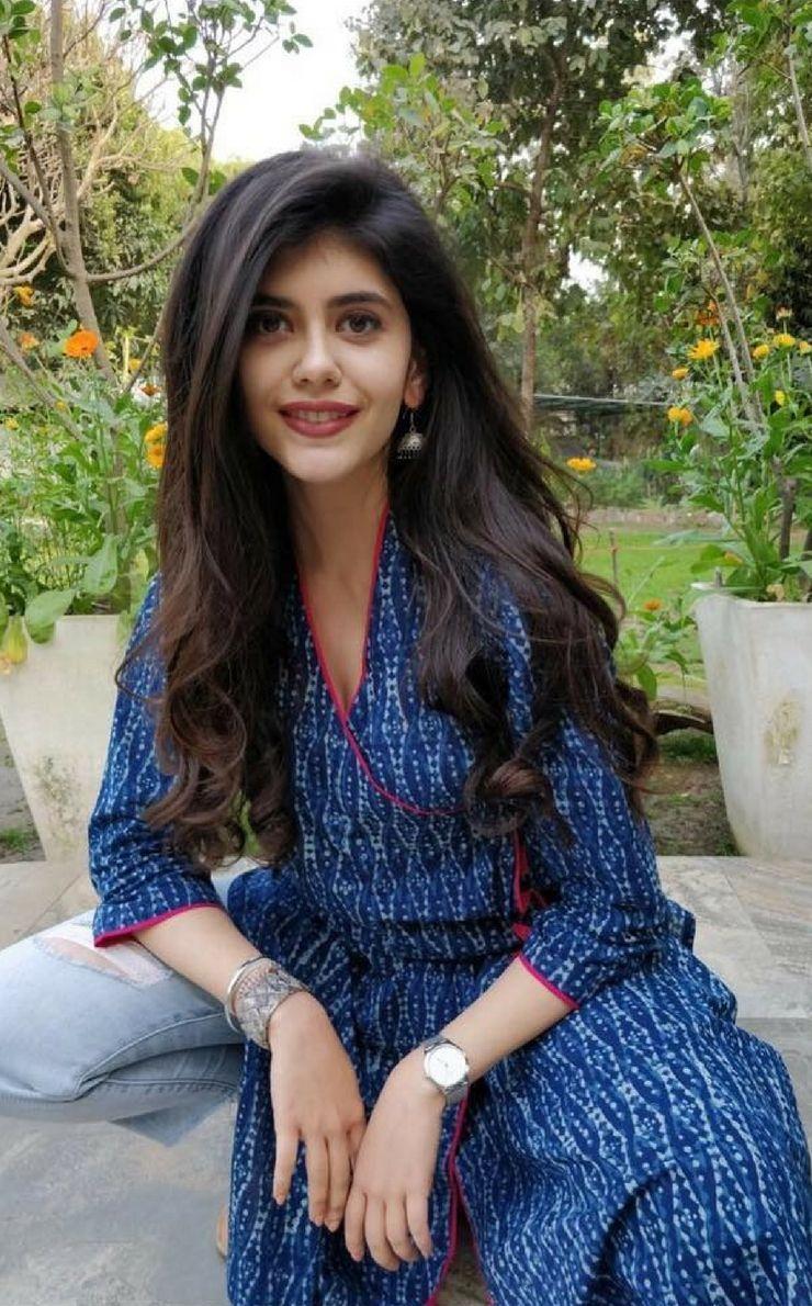 740x1190 Actress Sanjana Sanghi Image #queenofbollywood #thequeen