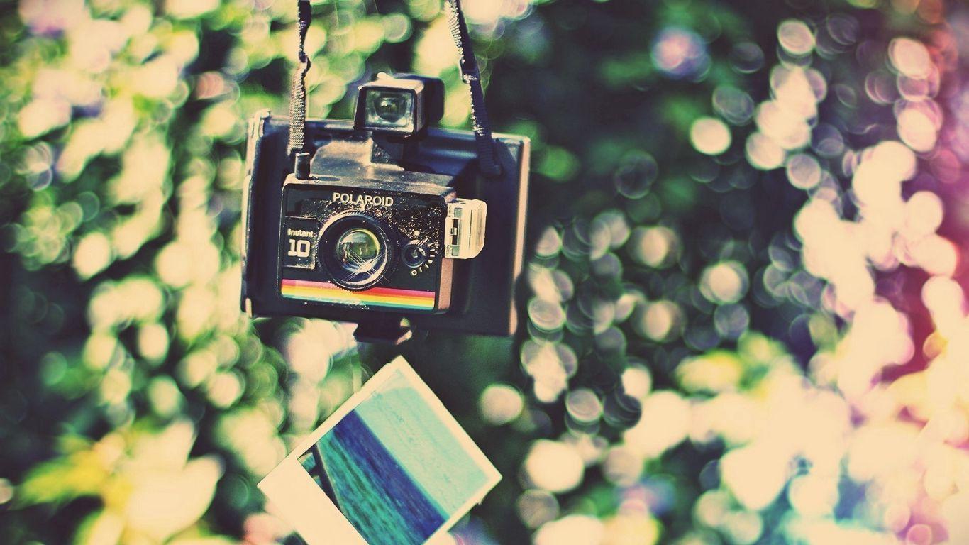 1366x768 Download wallpaper 1366x768 camera, polaroid camera, picture