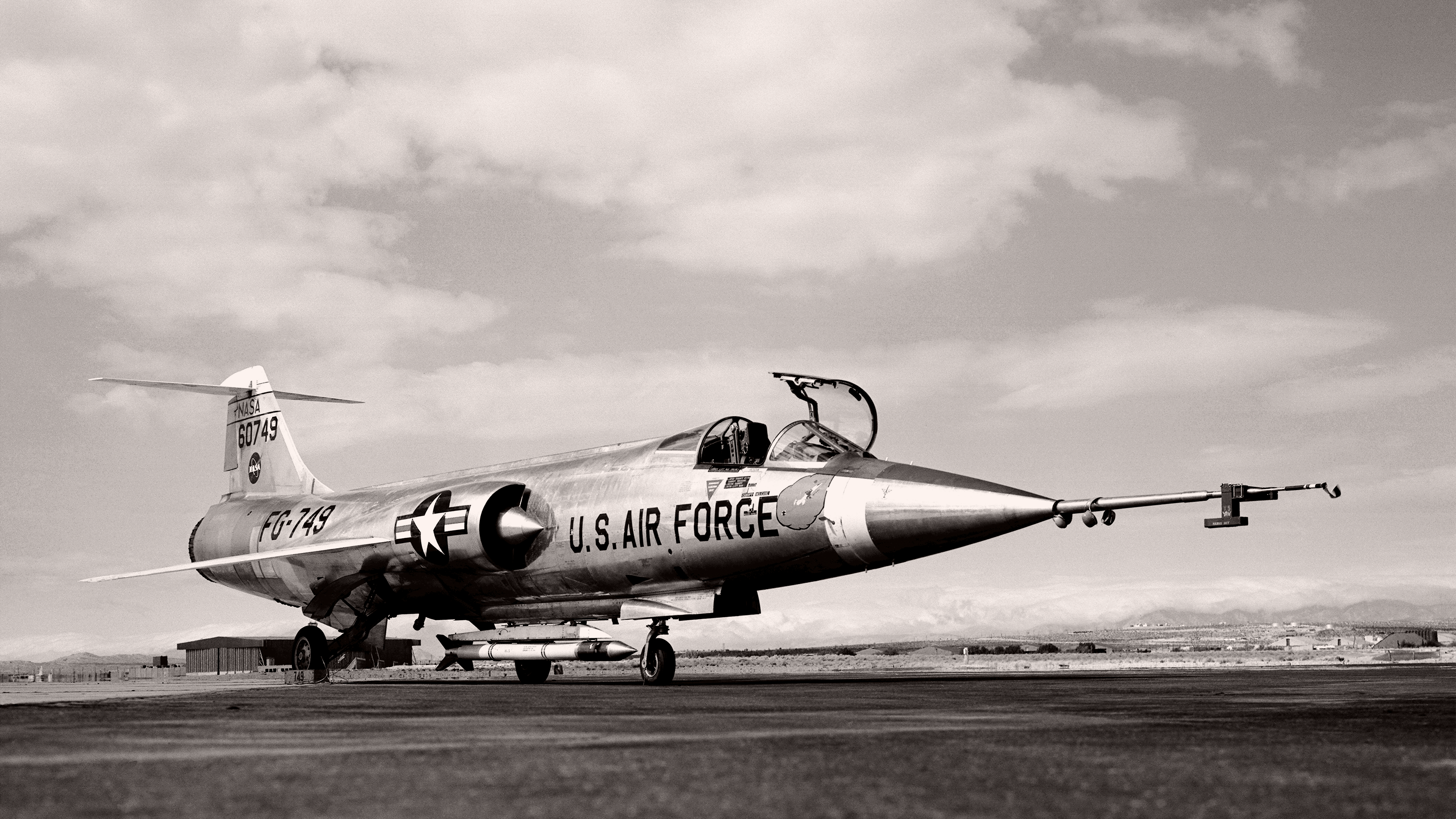 5100x2868 F 104 Starfighter [5100x2868]