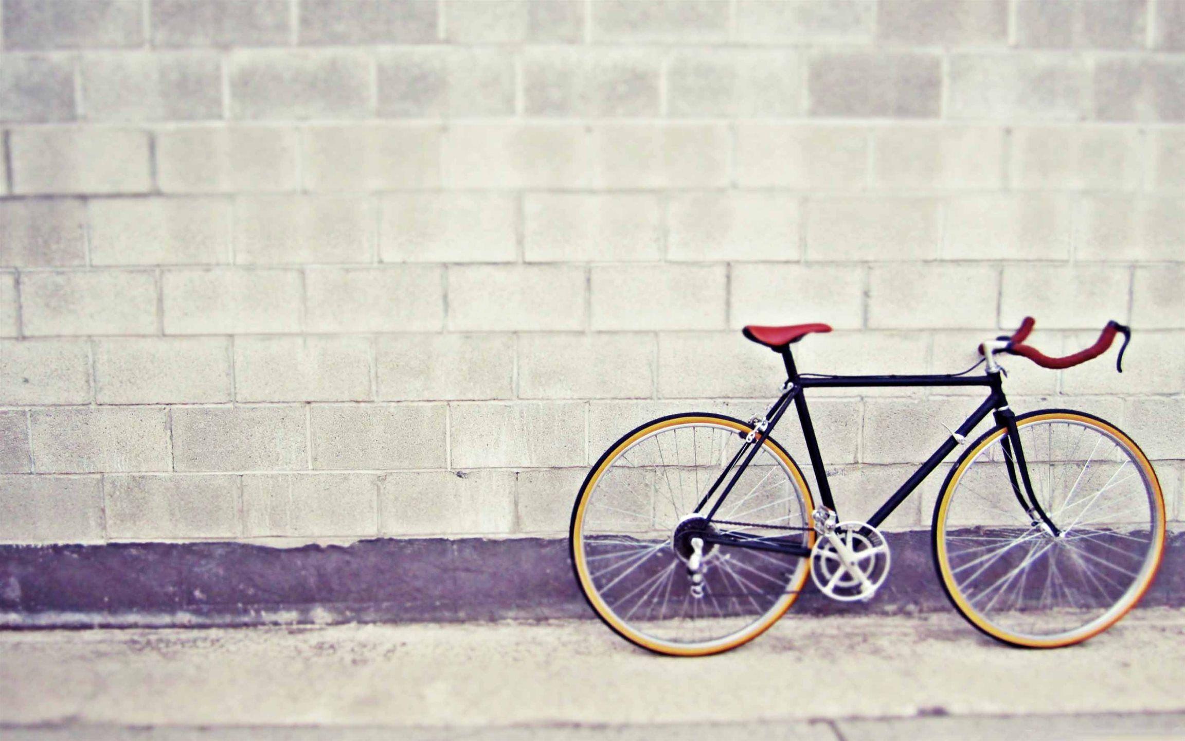 2304x1440 The Bicycle Mac Wallpaper Download