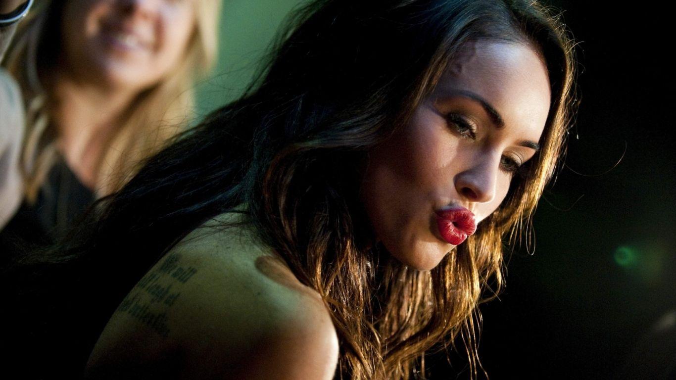 1366x768 megan fox, actress, celebrity 1366x768 Resolution Wallpaper, HD Celebrities 4K Wallpaper, Image, Photo and Background