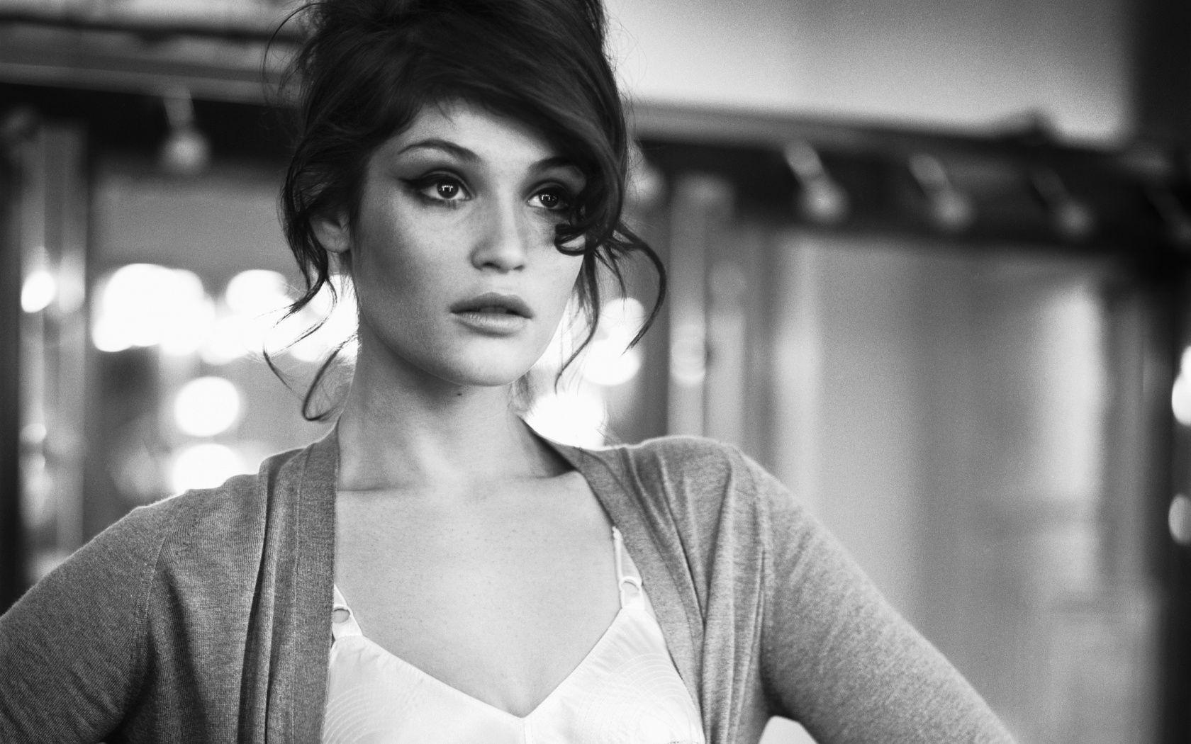 1680x1050 wallpaper Gemma Arterton, actress, monochrome. Joli