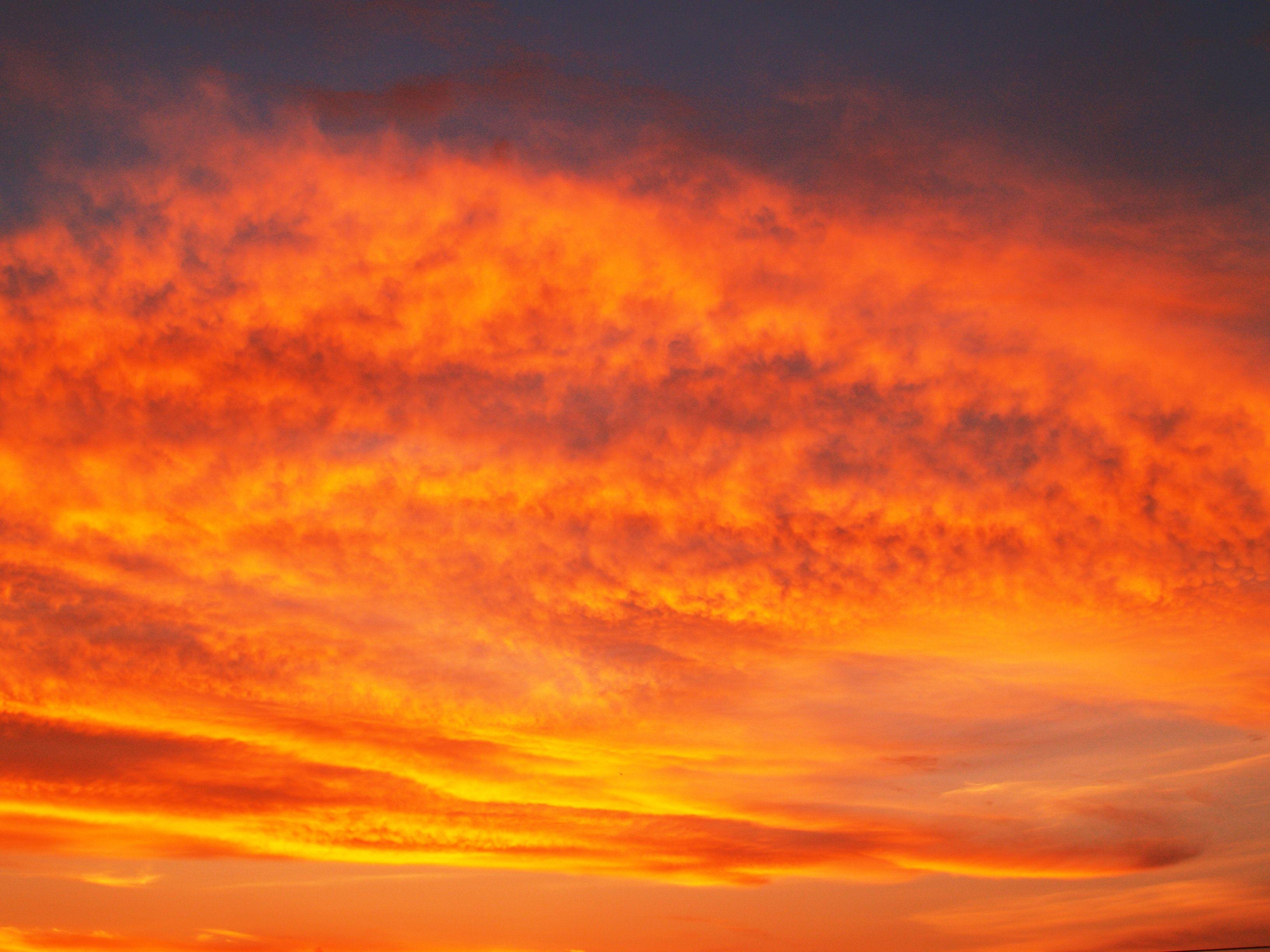3264x2448 Orange Clouds Wallpaper · Free
