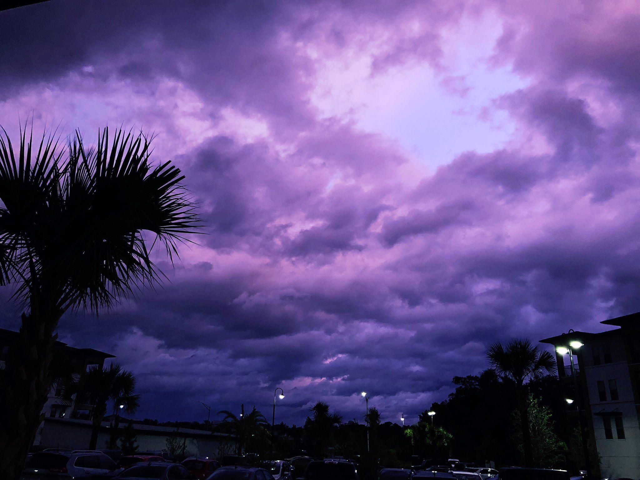 2048x1536 Hurricane Dorian Turns Florida Skies Purple, Residents Share