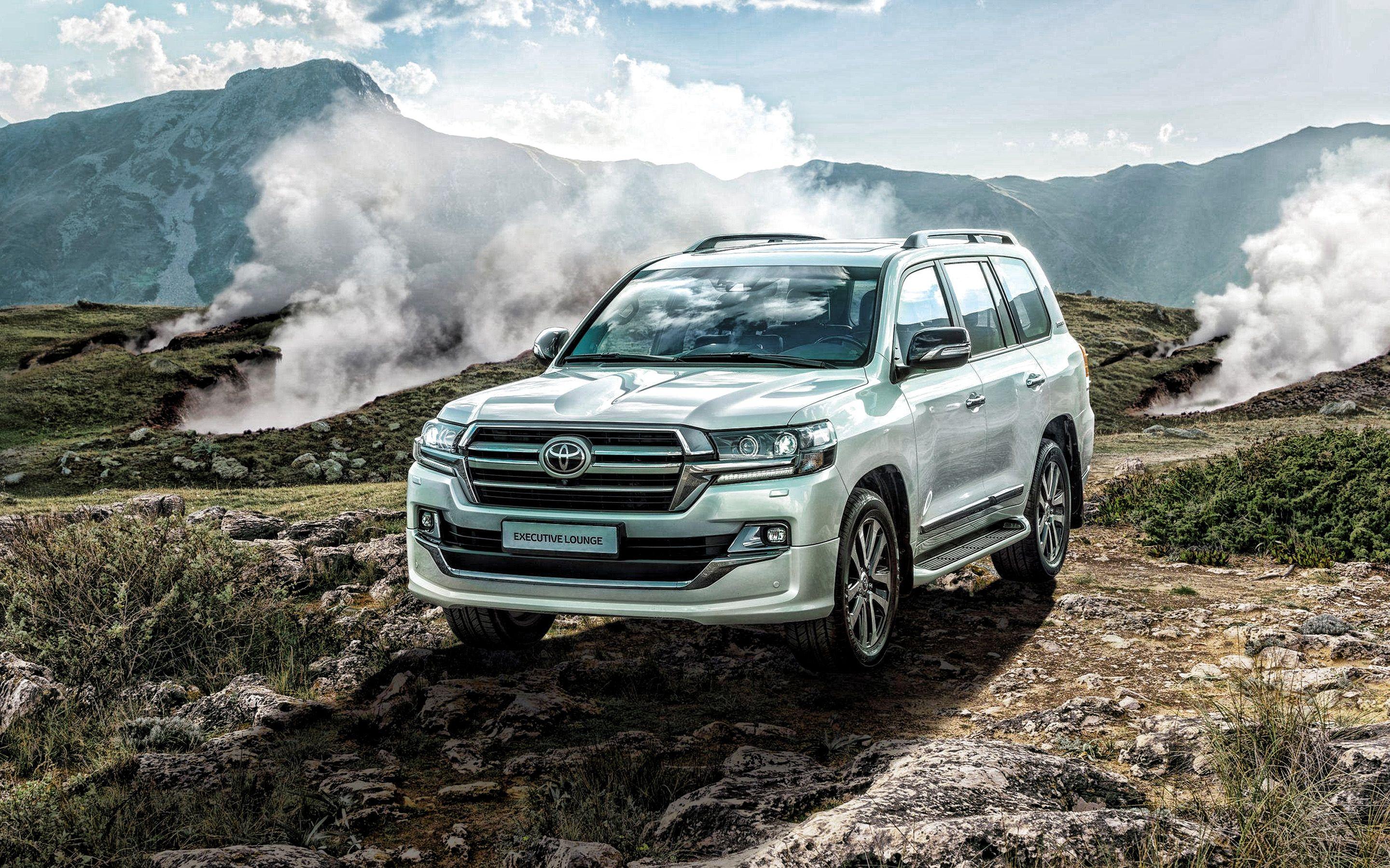 2880x1800 Download wallpaper Toyota Land Cruiser white luxury