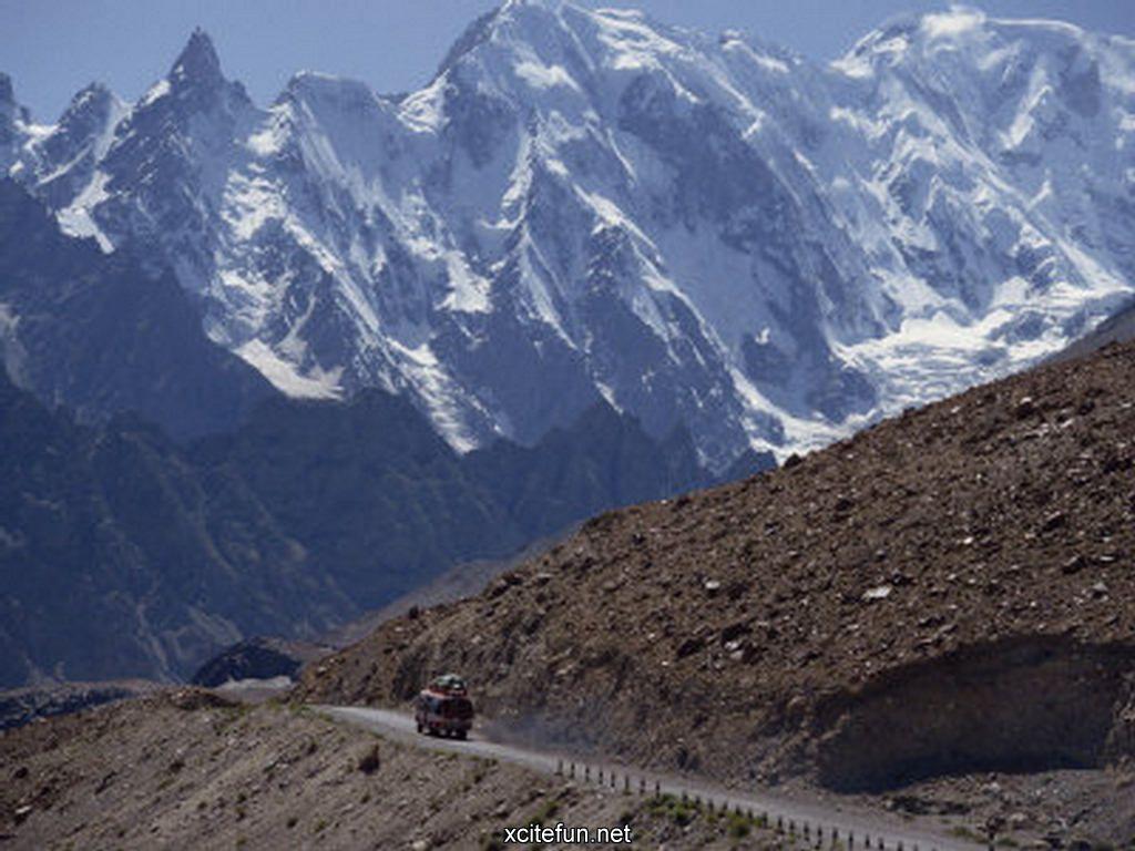 1024x768 The Karakoram Highway (KKH) is the highest paved international road