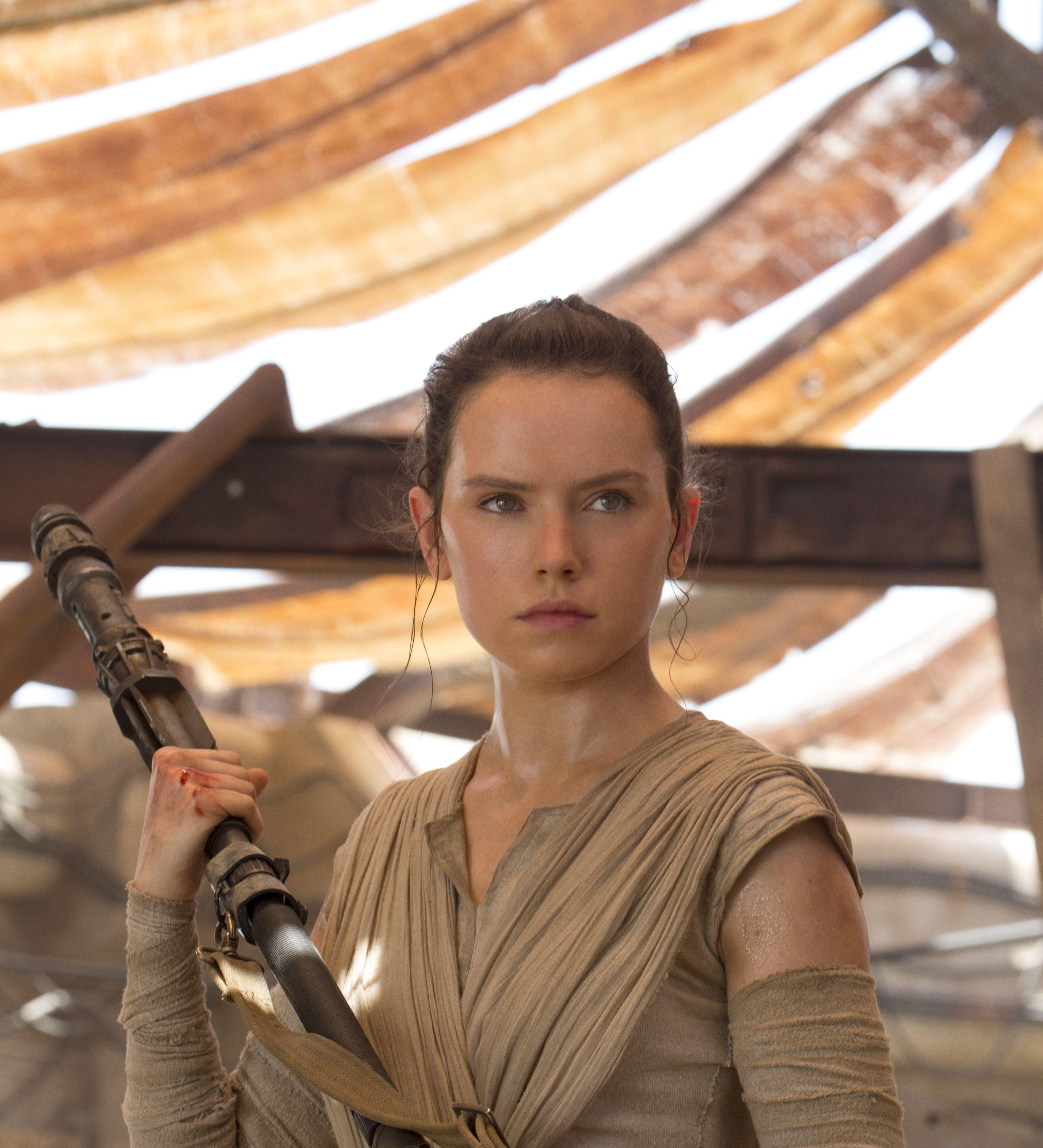 3840x4223 Daisy Ridley Star Wars Wallpaper