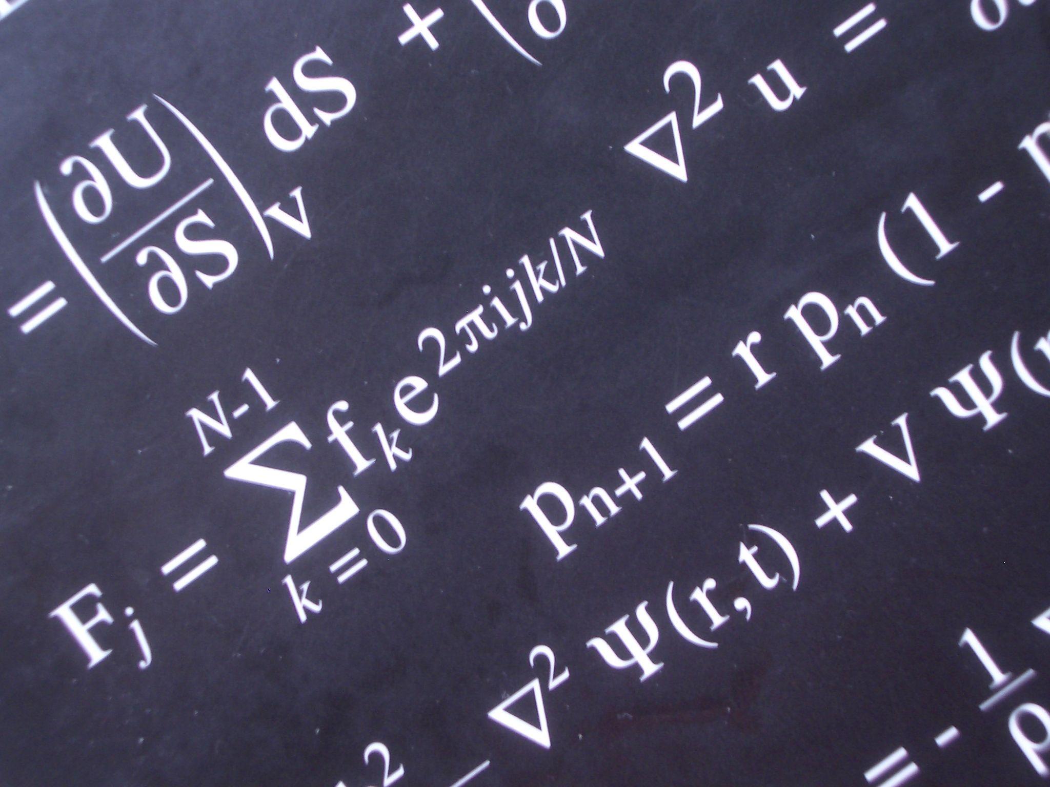 2048x1536 Physics Equations Wallpaper