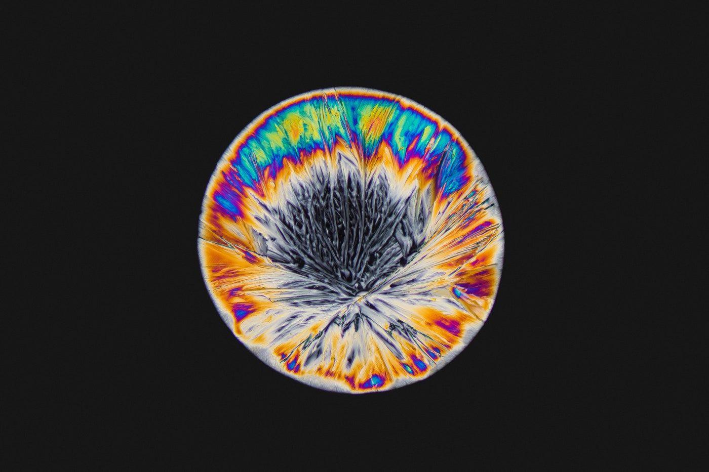 1400x933 How Ecstasy, Aspirin, and LSD Look Under the Microscope