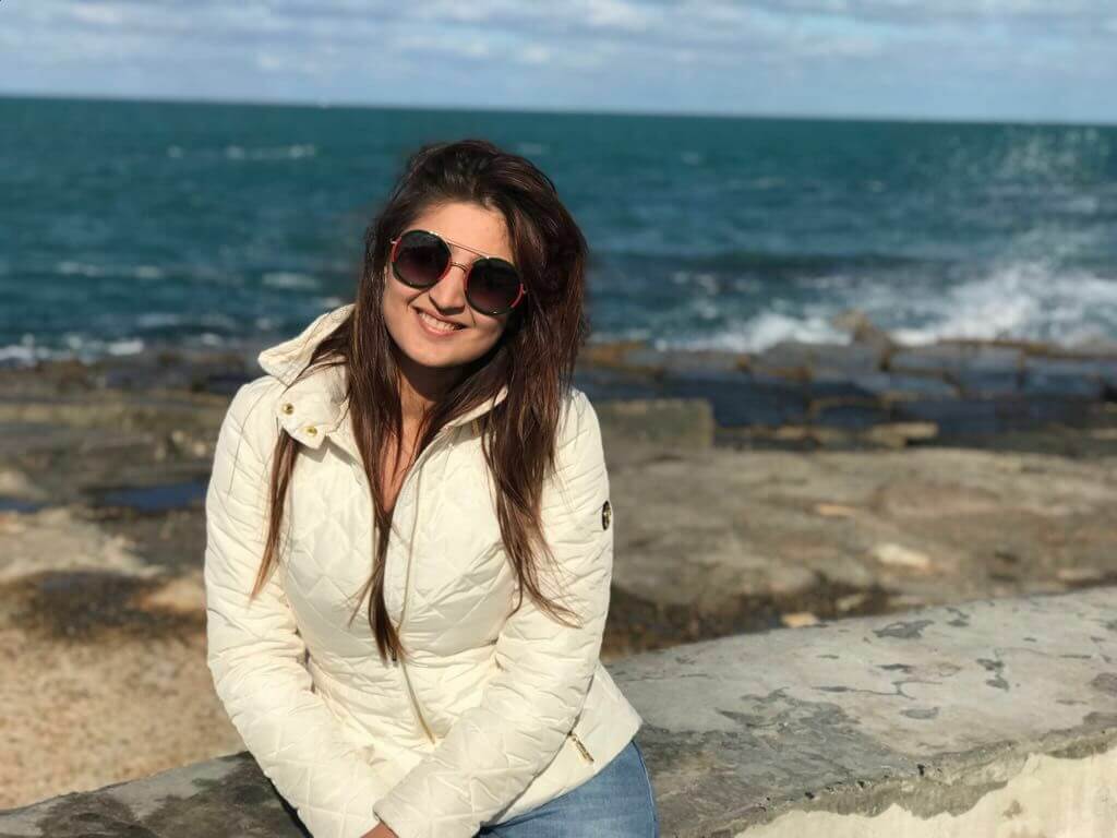 1024x768 Dhvani Bhanushali Wallpaper