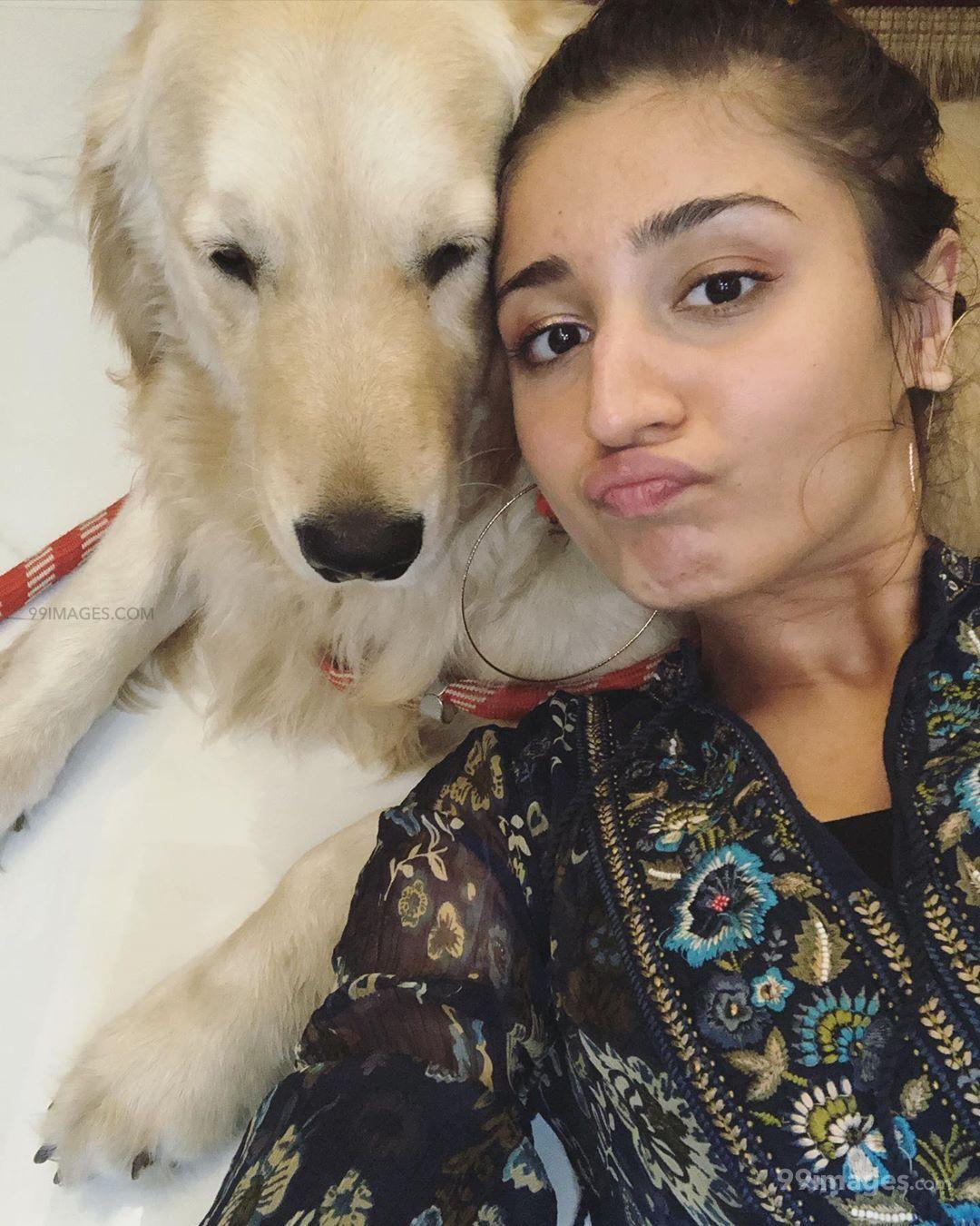 1080x1350 Dhvani Bhanushali Hot HD Photo & Wallpaper for mobile