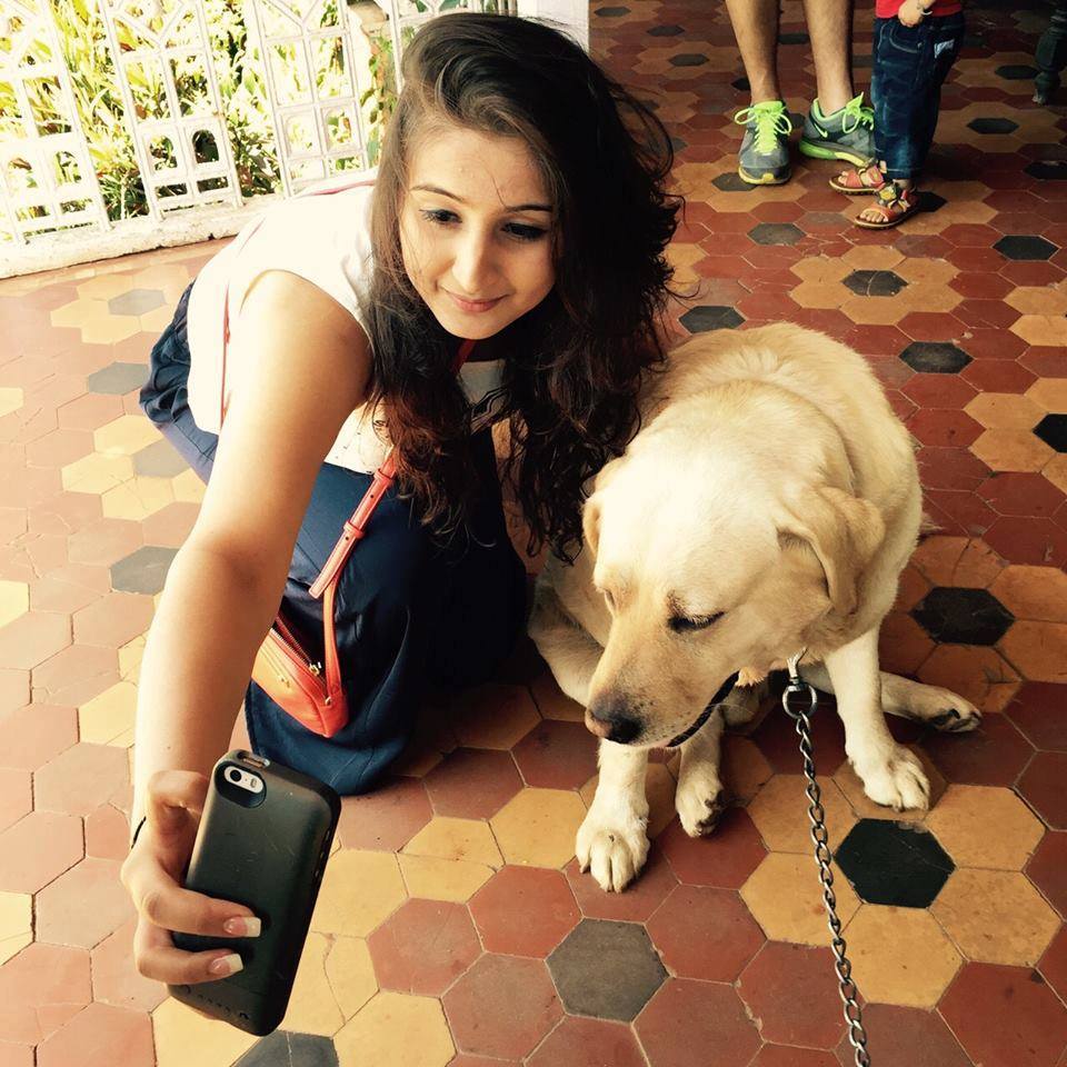 960x960 Dhvani Bhanushali Wallpaper