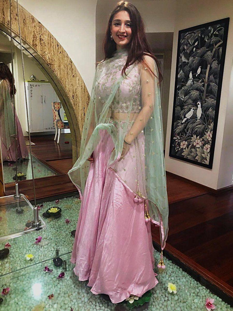 900x1200 ALL DETAILS IN ONE BLOG: DHVANI BHANUSHALI PHOTOS