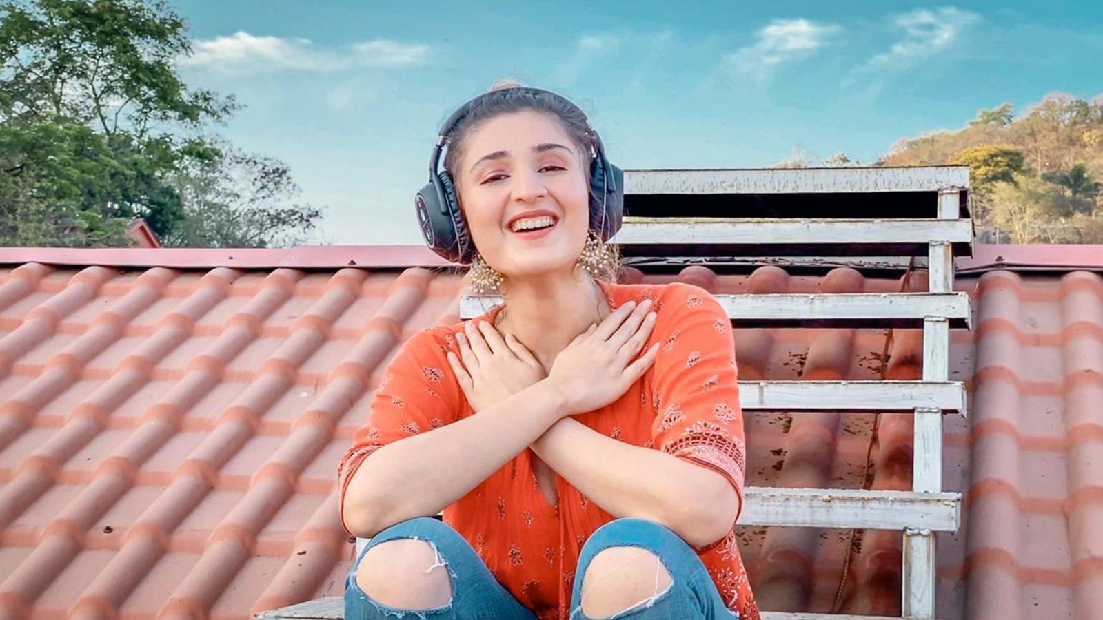 1600x900 Dhvani Bhanushali: The song, Jeetenge Hum is about beating corona