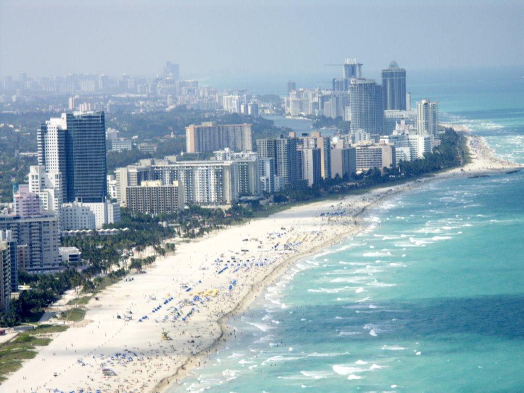 1067x800 South Beach Miami Wallpaper