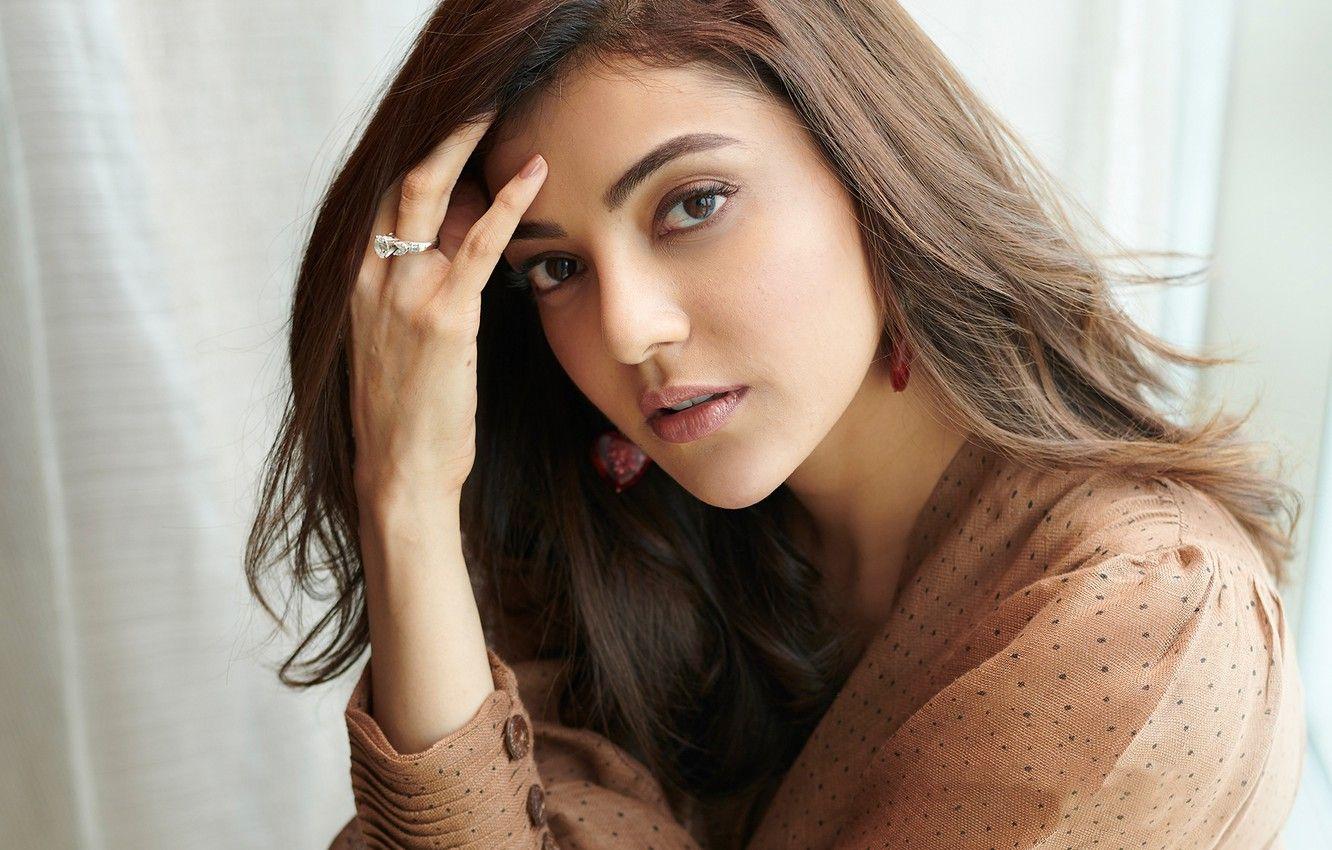 1332x850 Wallpaper hot, smile, beauty, face, bollywood, makeup, indian