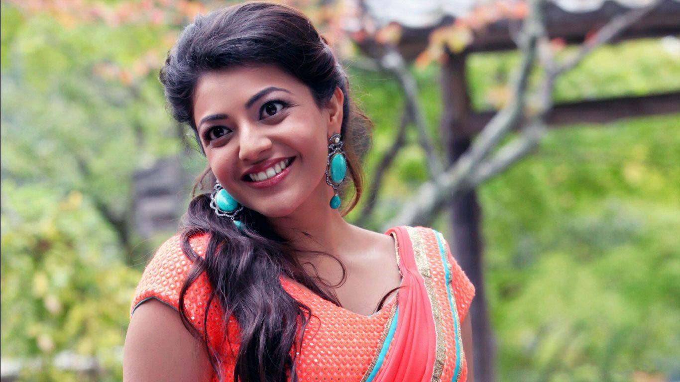 1366x768 Kajal Agarwal Actress wallpaper Glamsham 1366x768