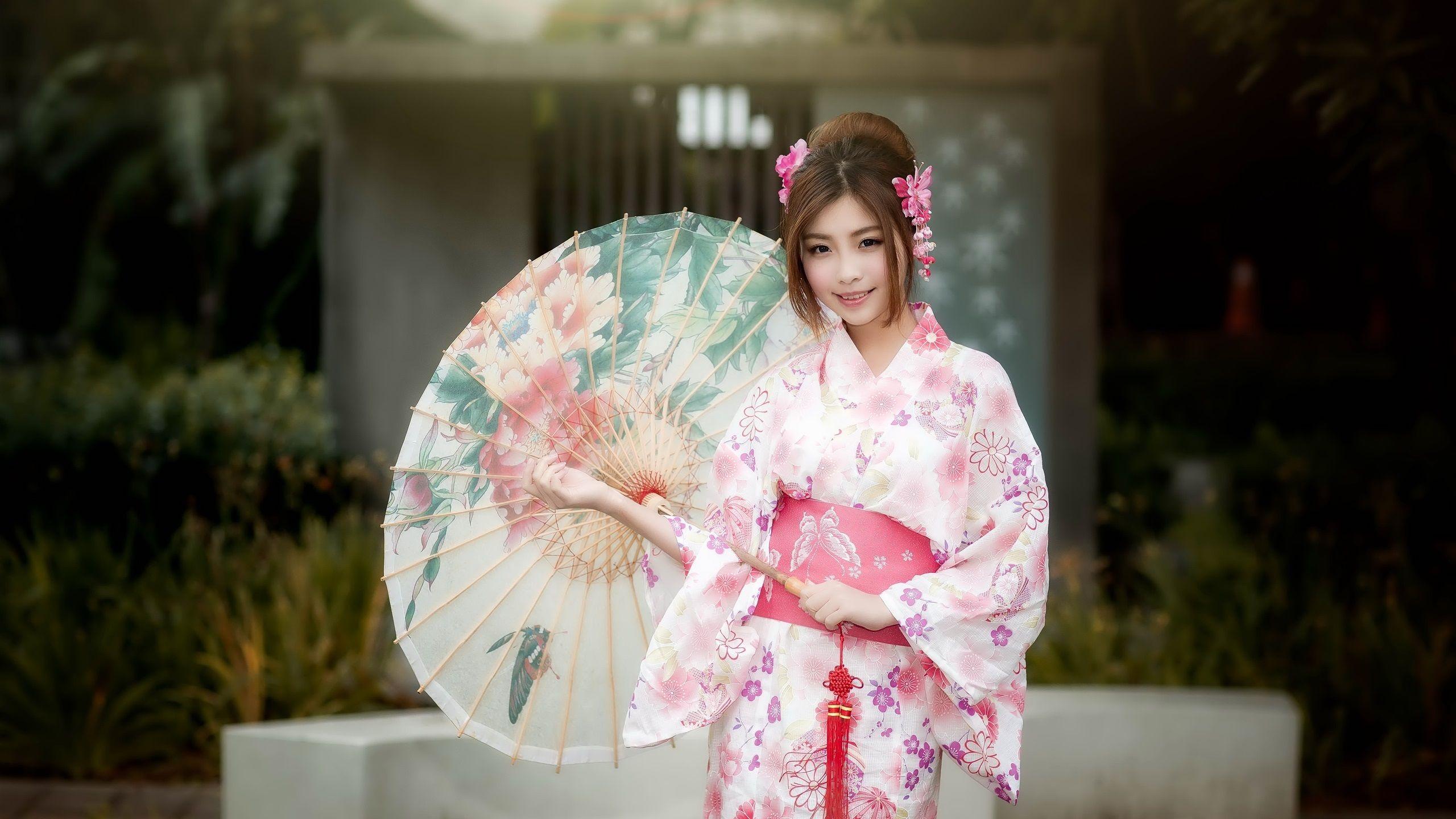 2560x1440 Wallpaper Beautiful japanese girl, kimono, umbrella 2560x1440 QHD