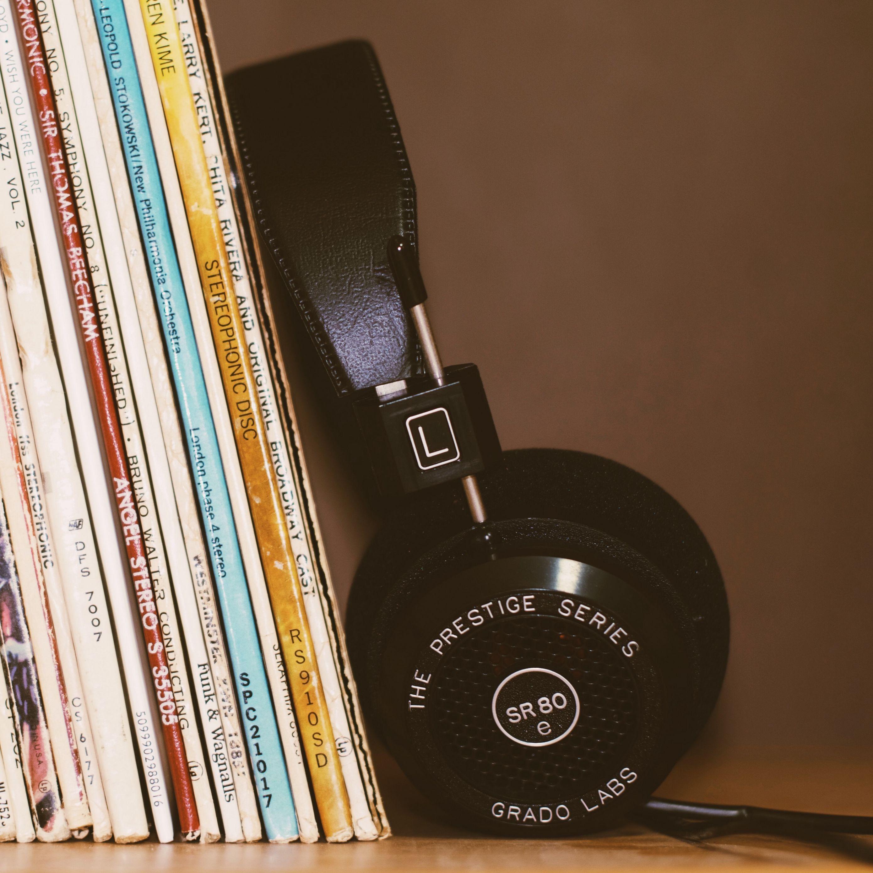2780x2780 Download wallpaper 2780x2780 headphones, vinyl records, collection