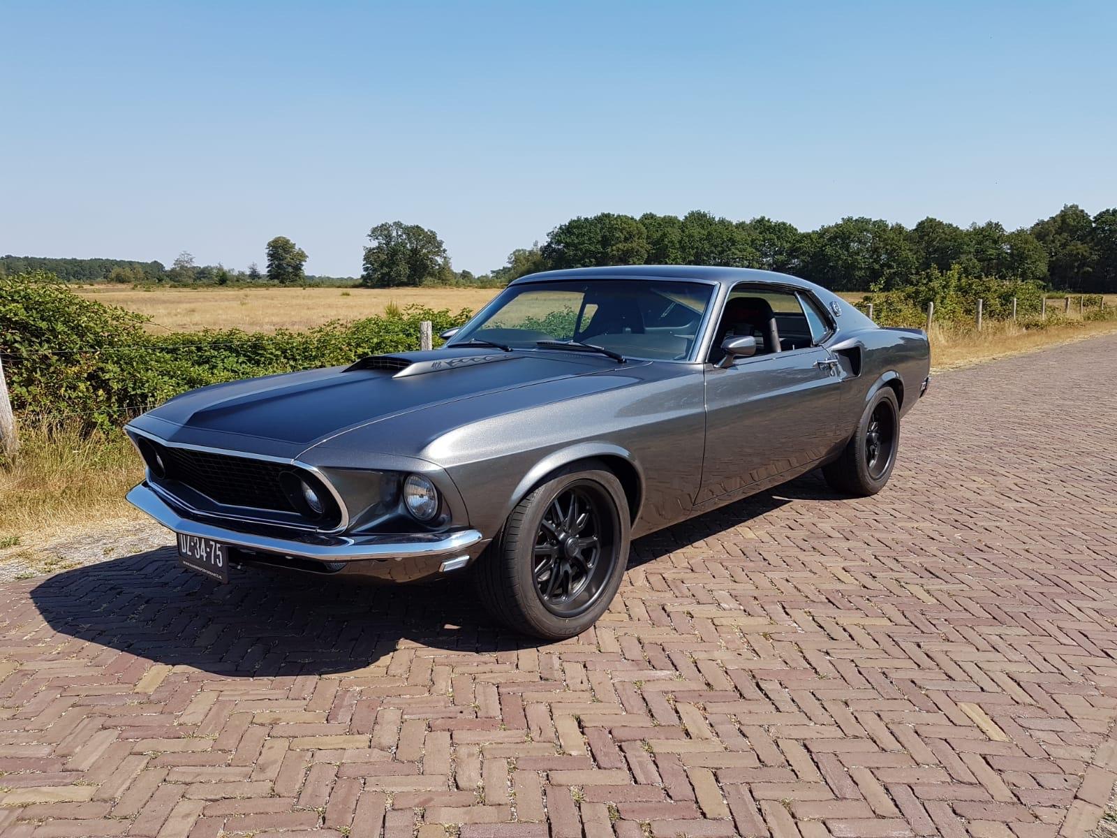 1600x1200 My dad's 1969 Ford Mustang Fastback