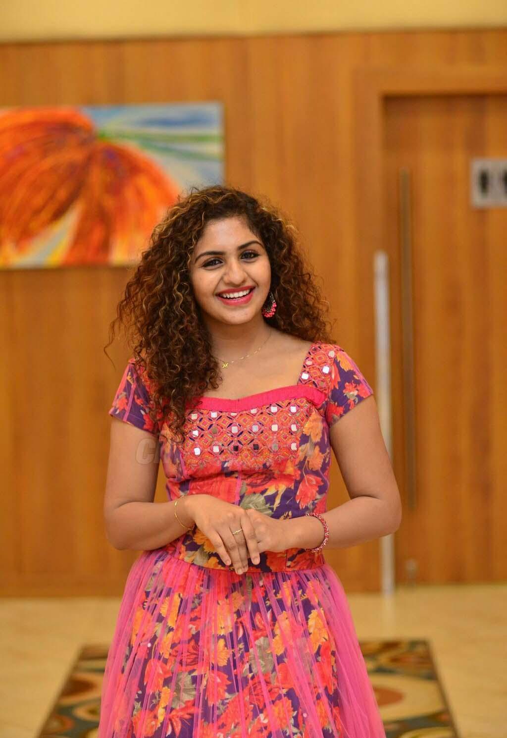 1024x1490 Latest Noorin Shereef Wallpaper HD for Android