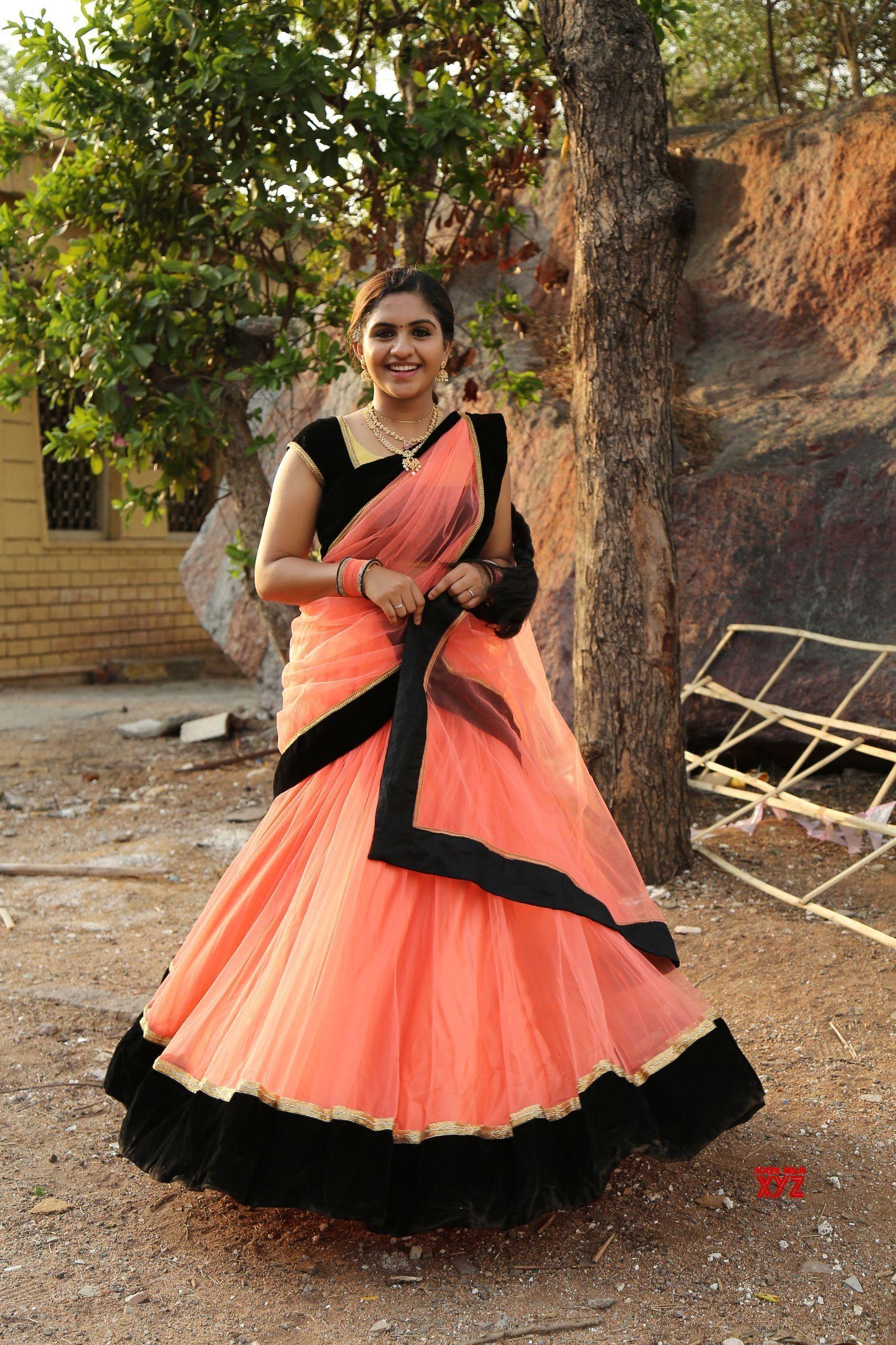 1707x2560 Actress Noorin Shereef HD Stills From Oollalla Oollalla Movie