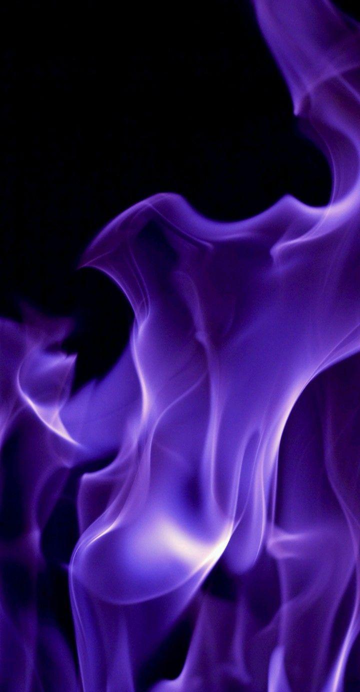 720x1384 Ngọn lửa màu tím.  Thẩm mỹ màu tím đậm, nền màu tím đậm
