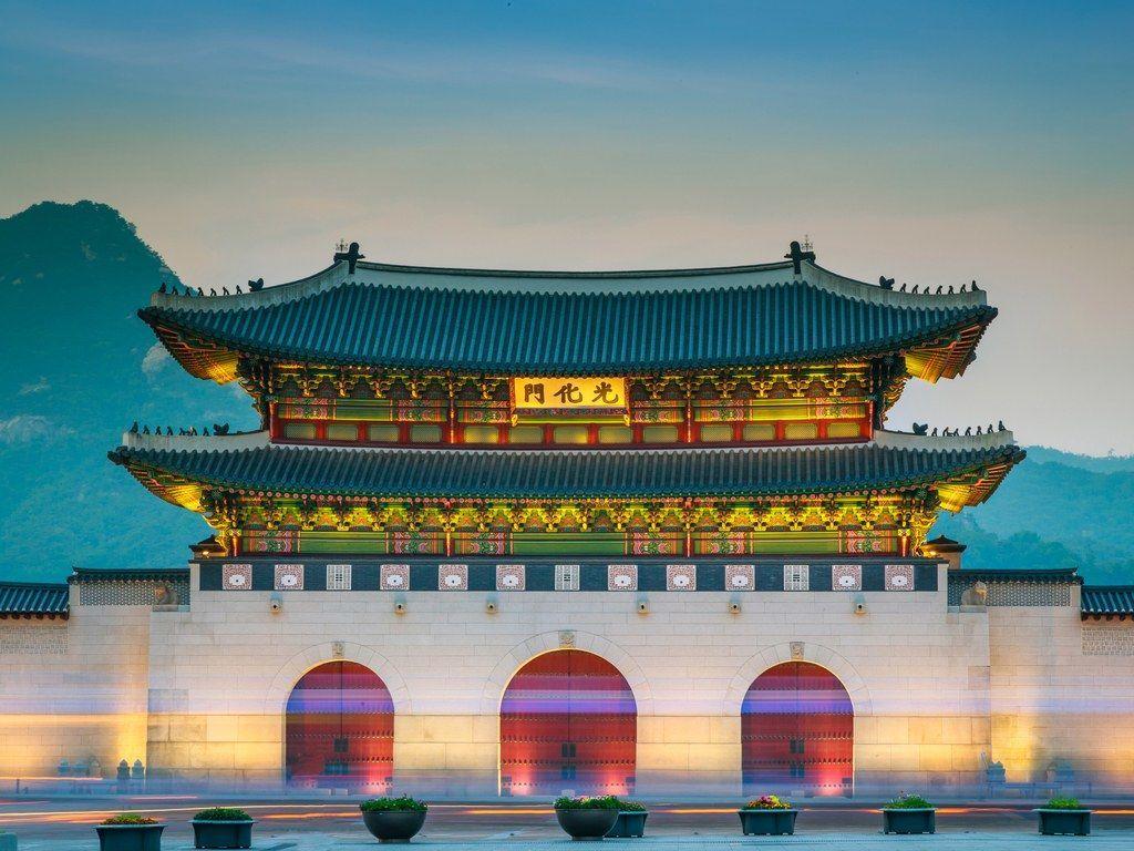 1024x768 Gyeongbokgung Palace is the largest—and arguably the most