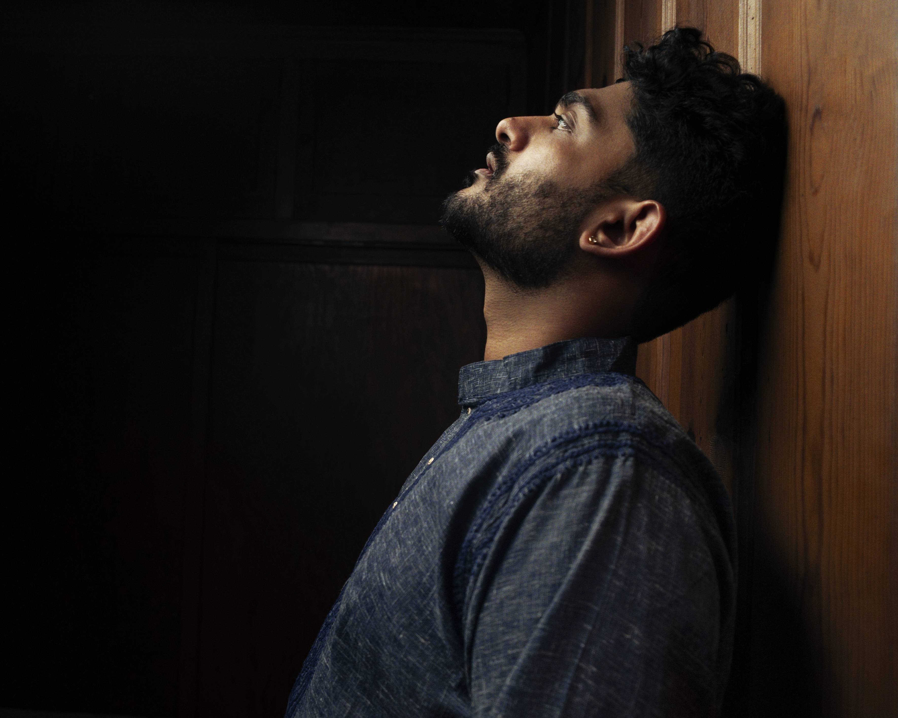 3540x2832 Sid Sriram Has A Thought. Wine & Bowties