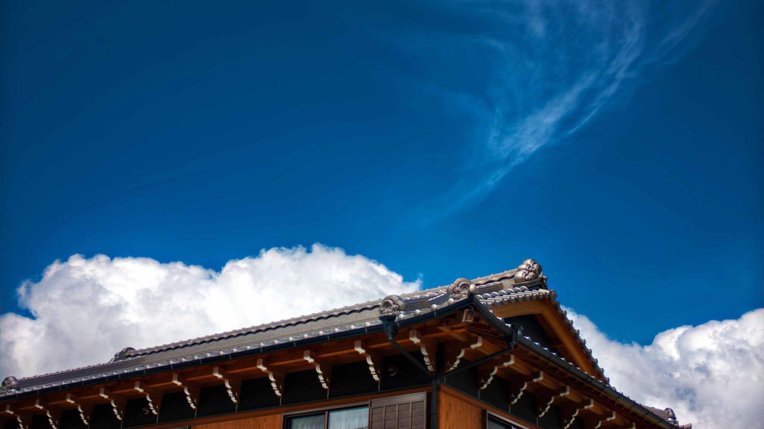 2560x1440 Japanese House MacBook Air Wallpaper Download