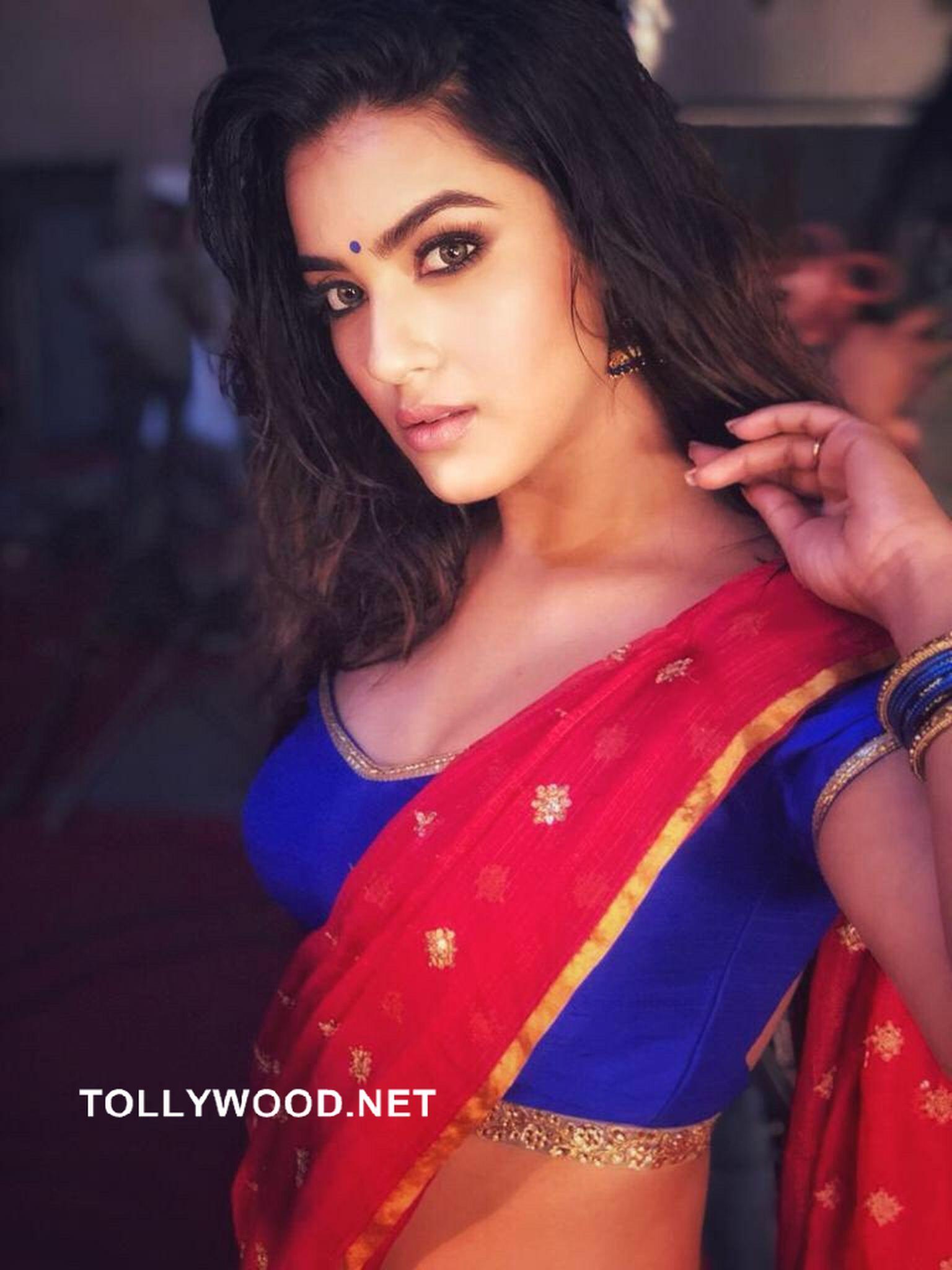1536x2048 Kavya Thapar Photo