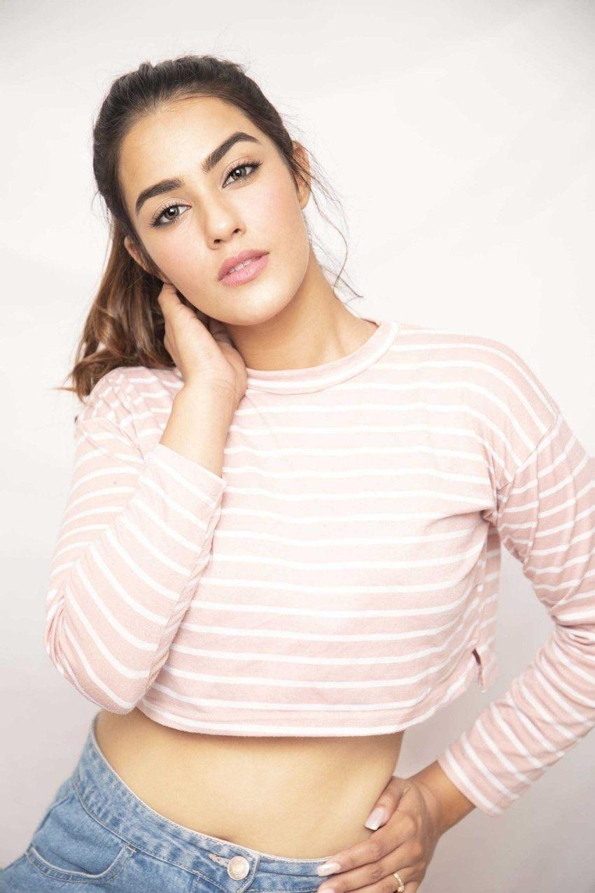 850x1275 Kavya Thapar Photo [HD]: Latest Image, Picture, Stills of Kavya
