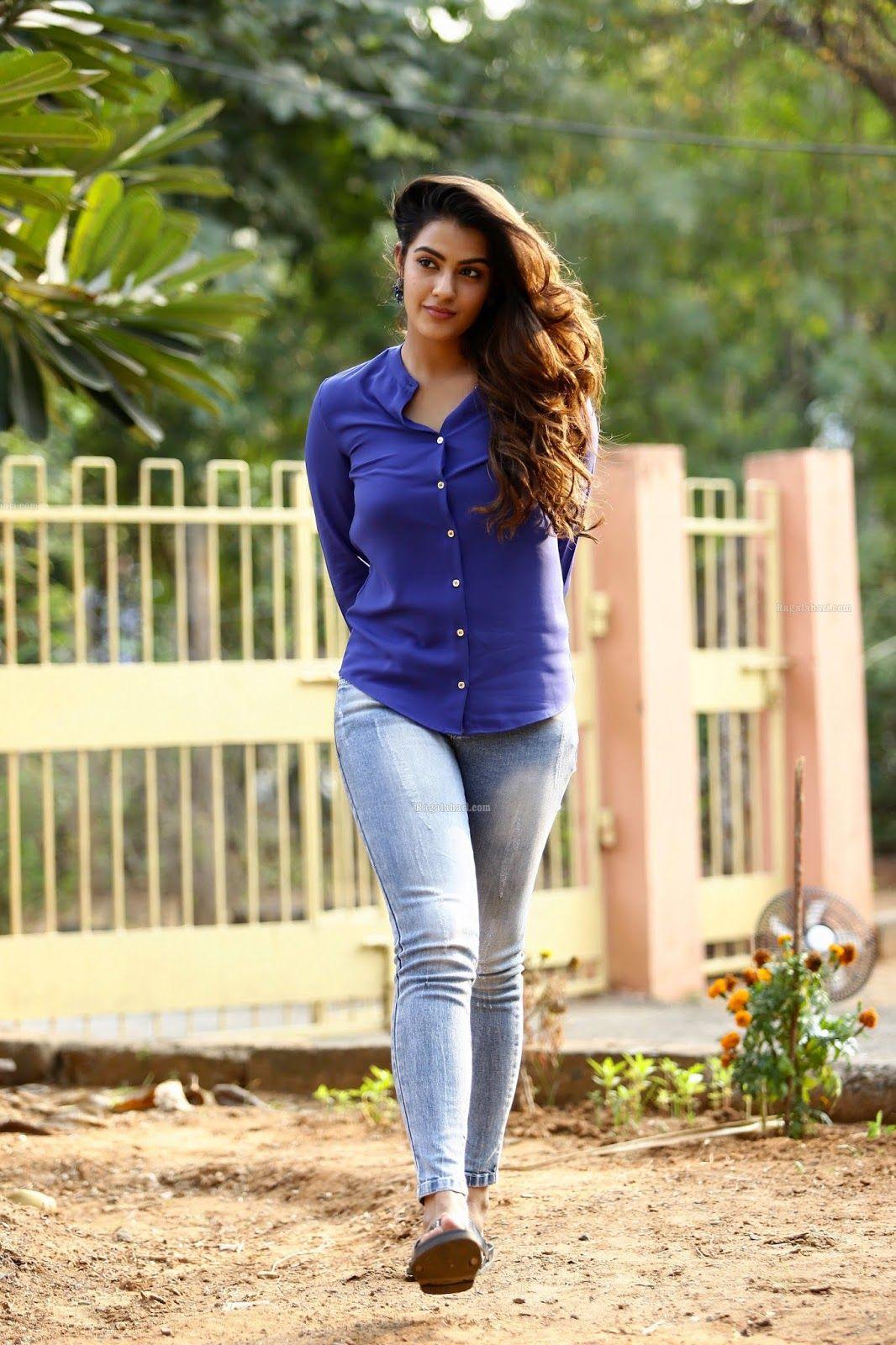 1066x1600 Kavya Thapar Latest Glamorous Photo In Blue Jeans
