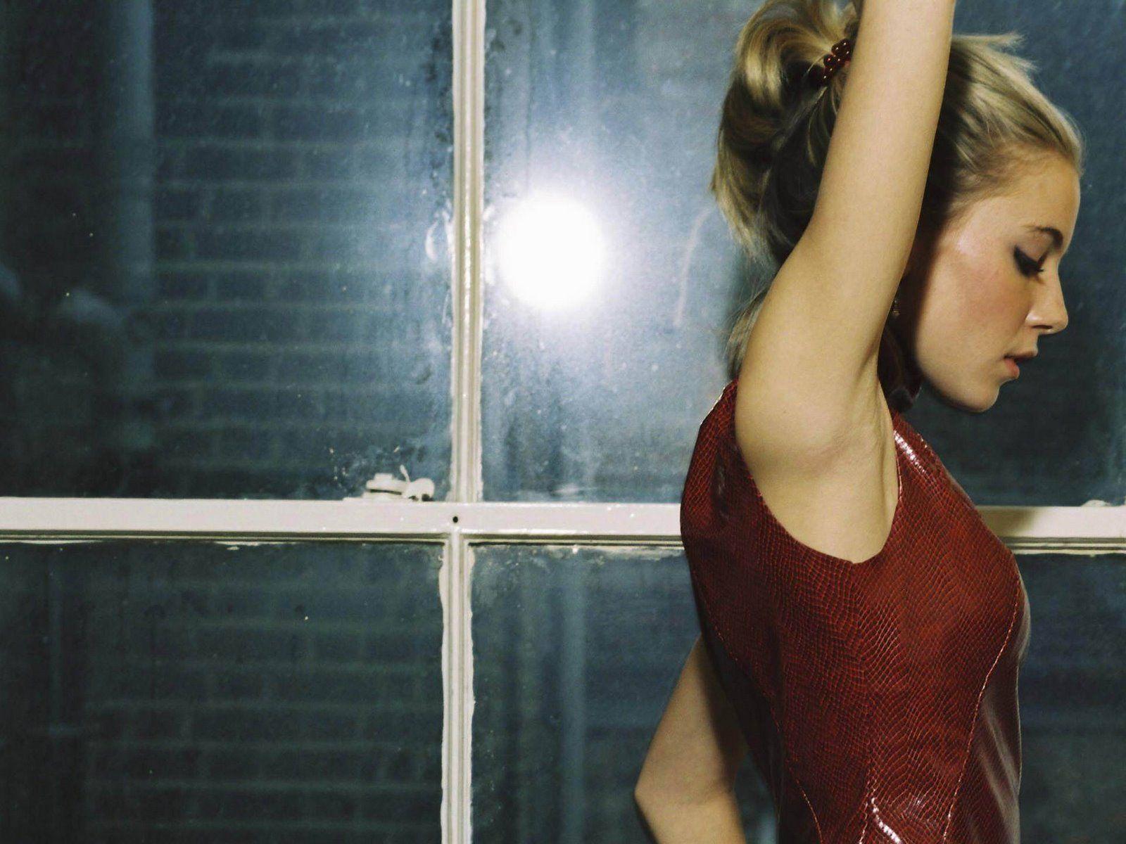1600x1200 Sienna Miller 3 wallpaper. Sienna Miller 3