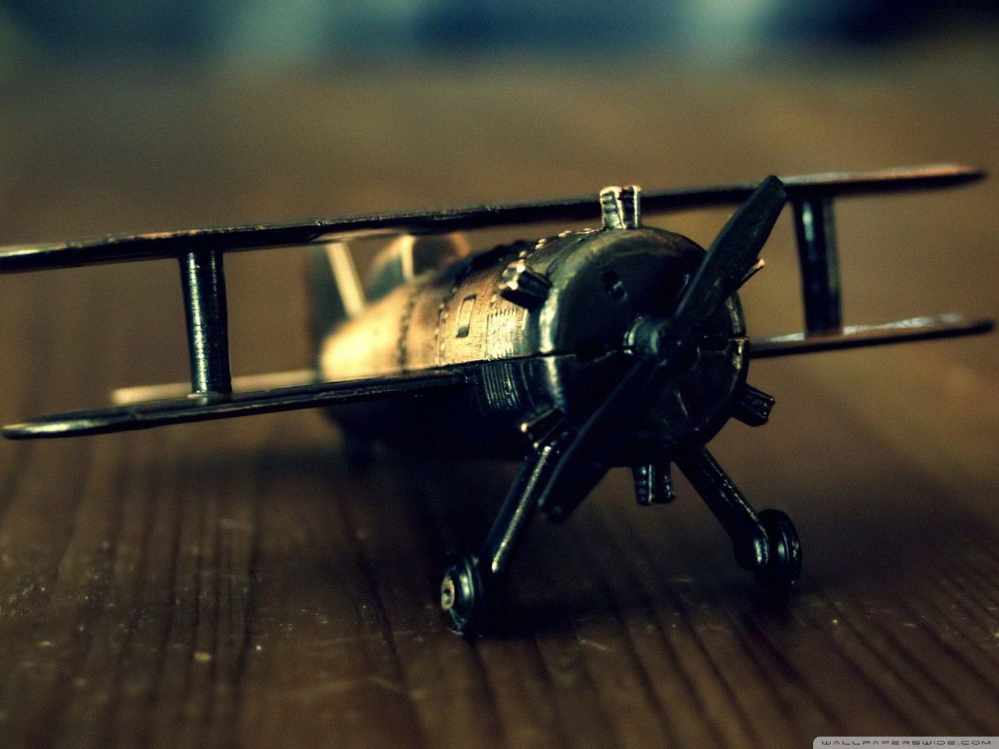 1440x1080 Old Airplane Toy Ultra HD Desktop Background Wallpaper for 4K UHD