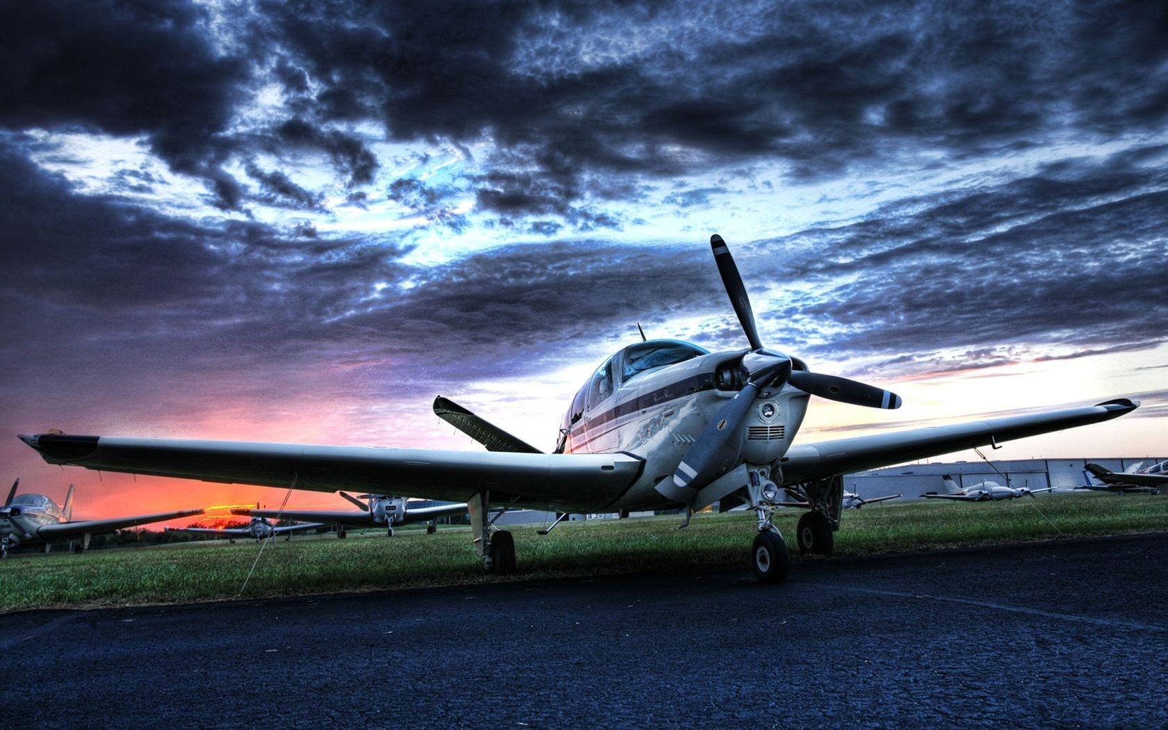 1680x1050 Airplane Wallpaper 1680x1050