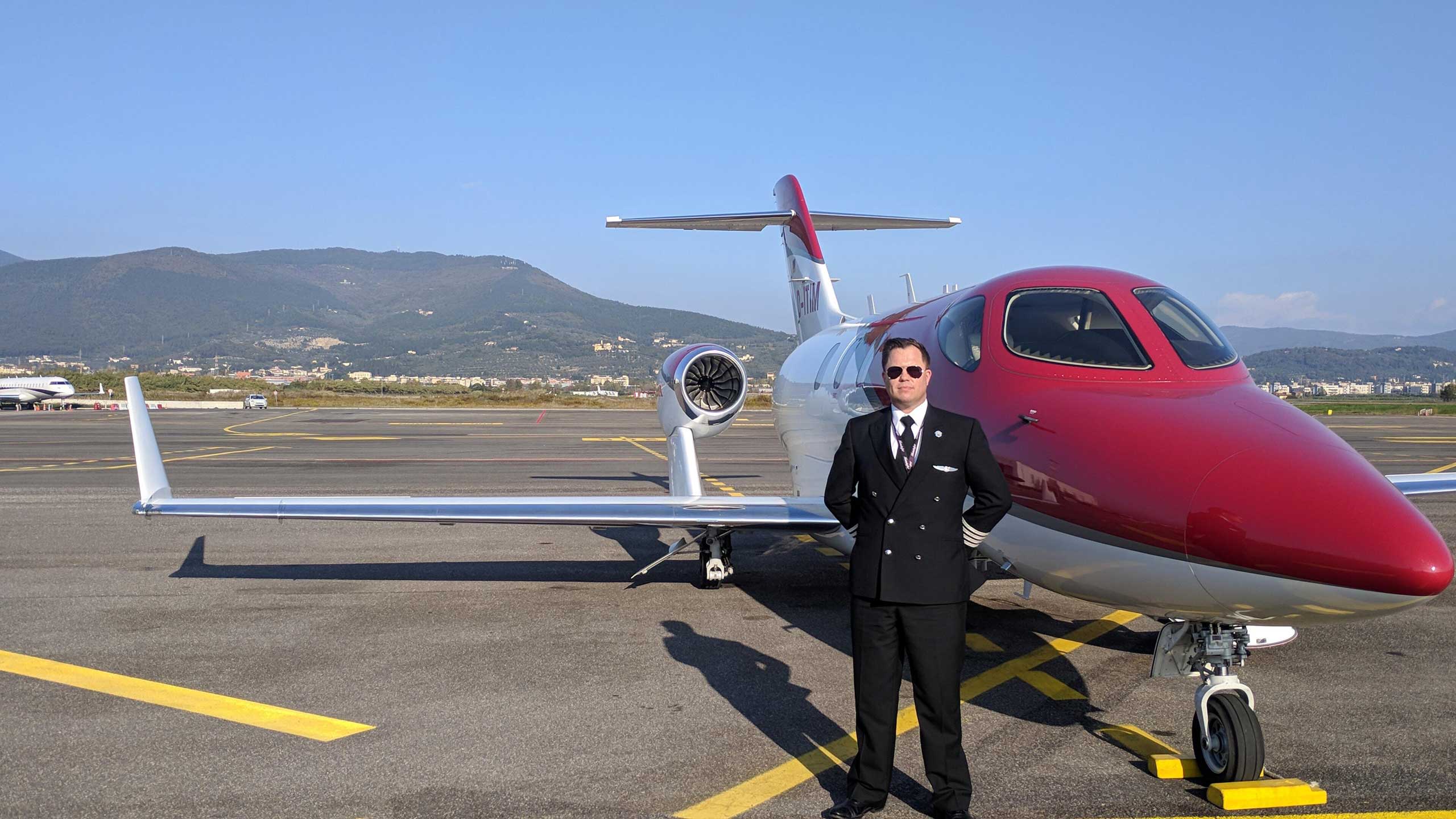2560x1440 HondaJet: The Life of a Private Jet Pilot. Honda Engine Room